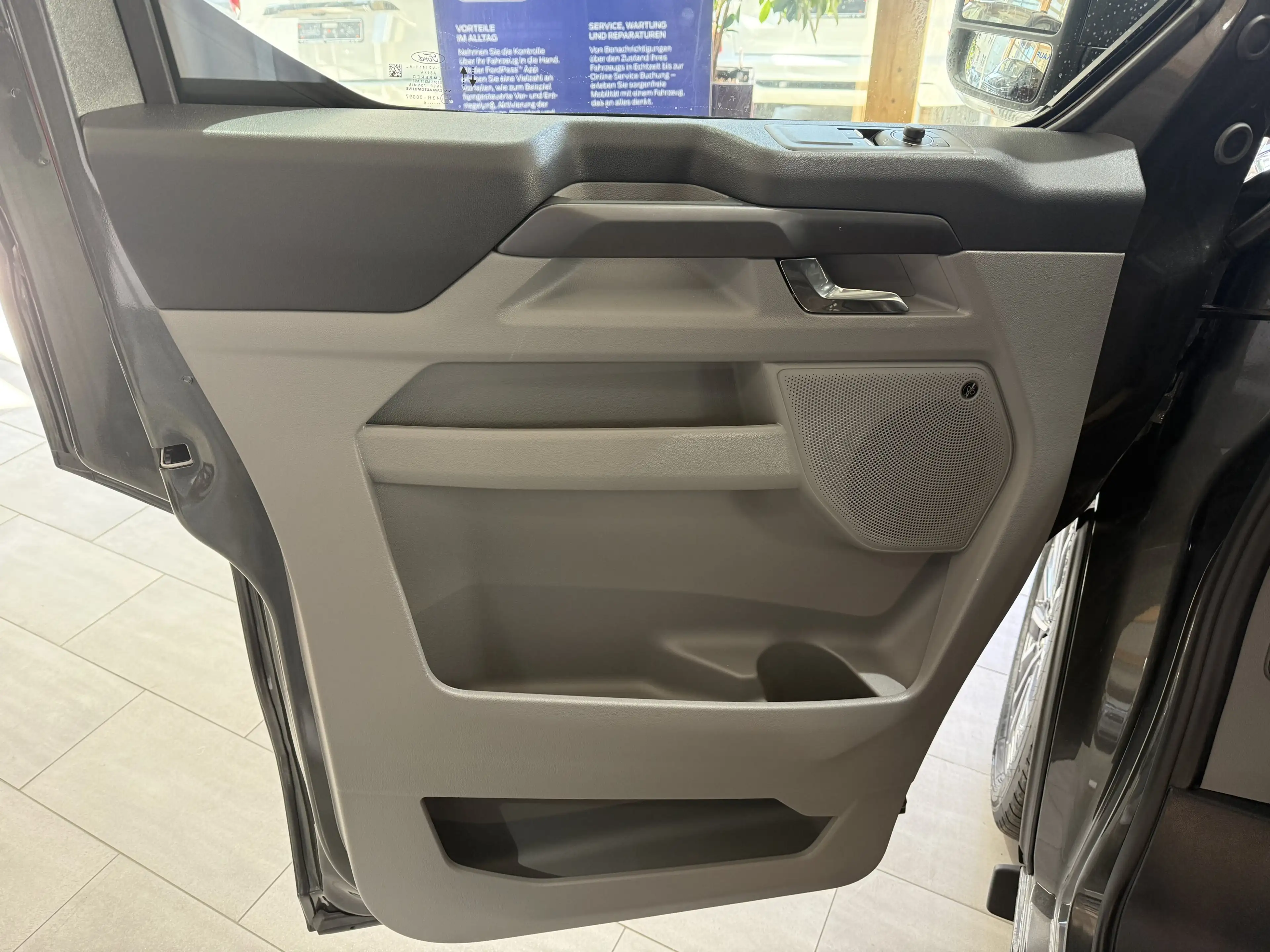 Ford Tourneo Custom Titanium X L1 elektr. AHK / B&O / 70L Tank — photo 9