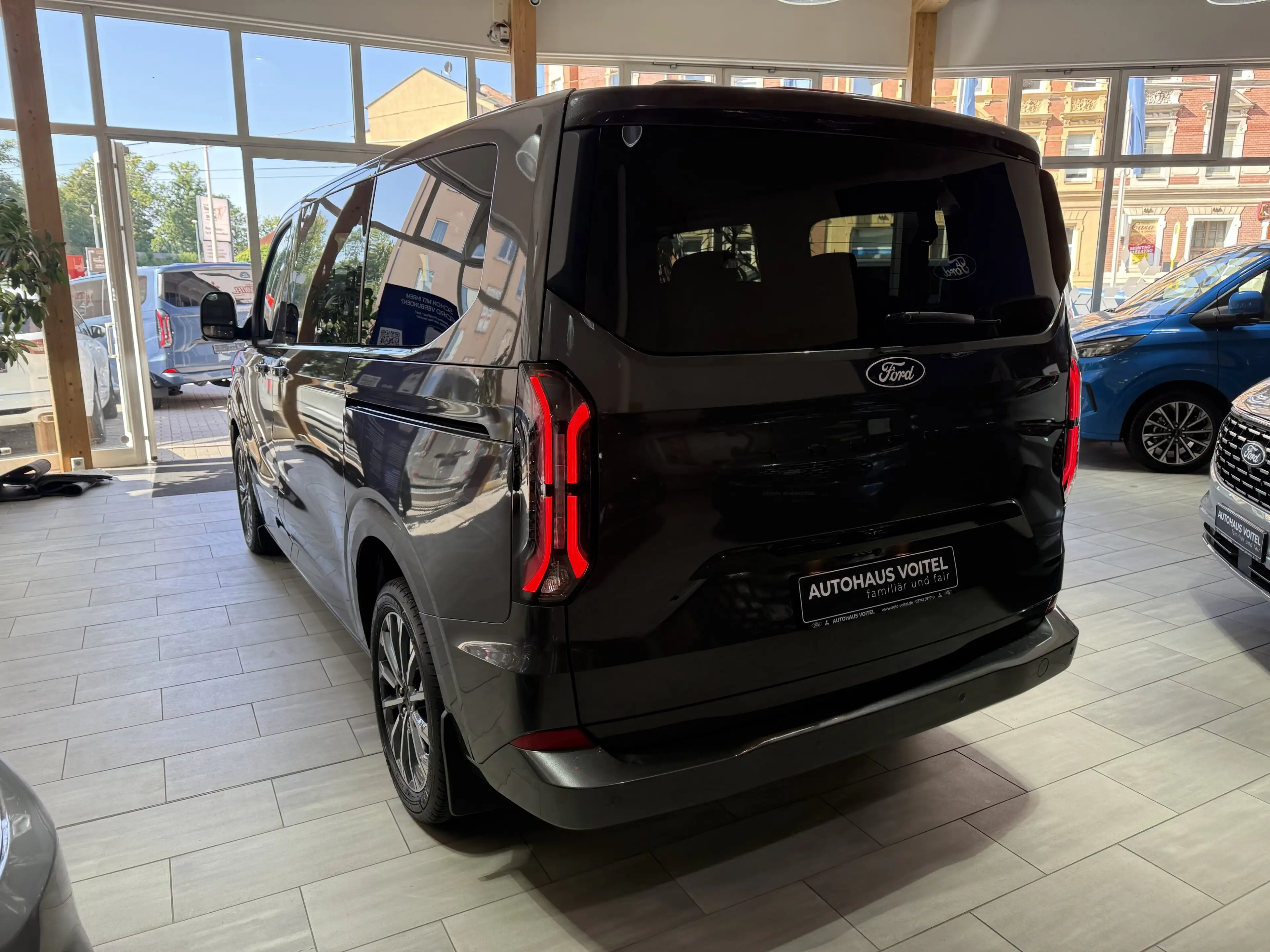 Ford Tourneo Custom Titanium X L1 elektr. AHK / B&O / 70L Tank — photo 7