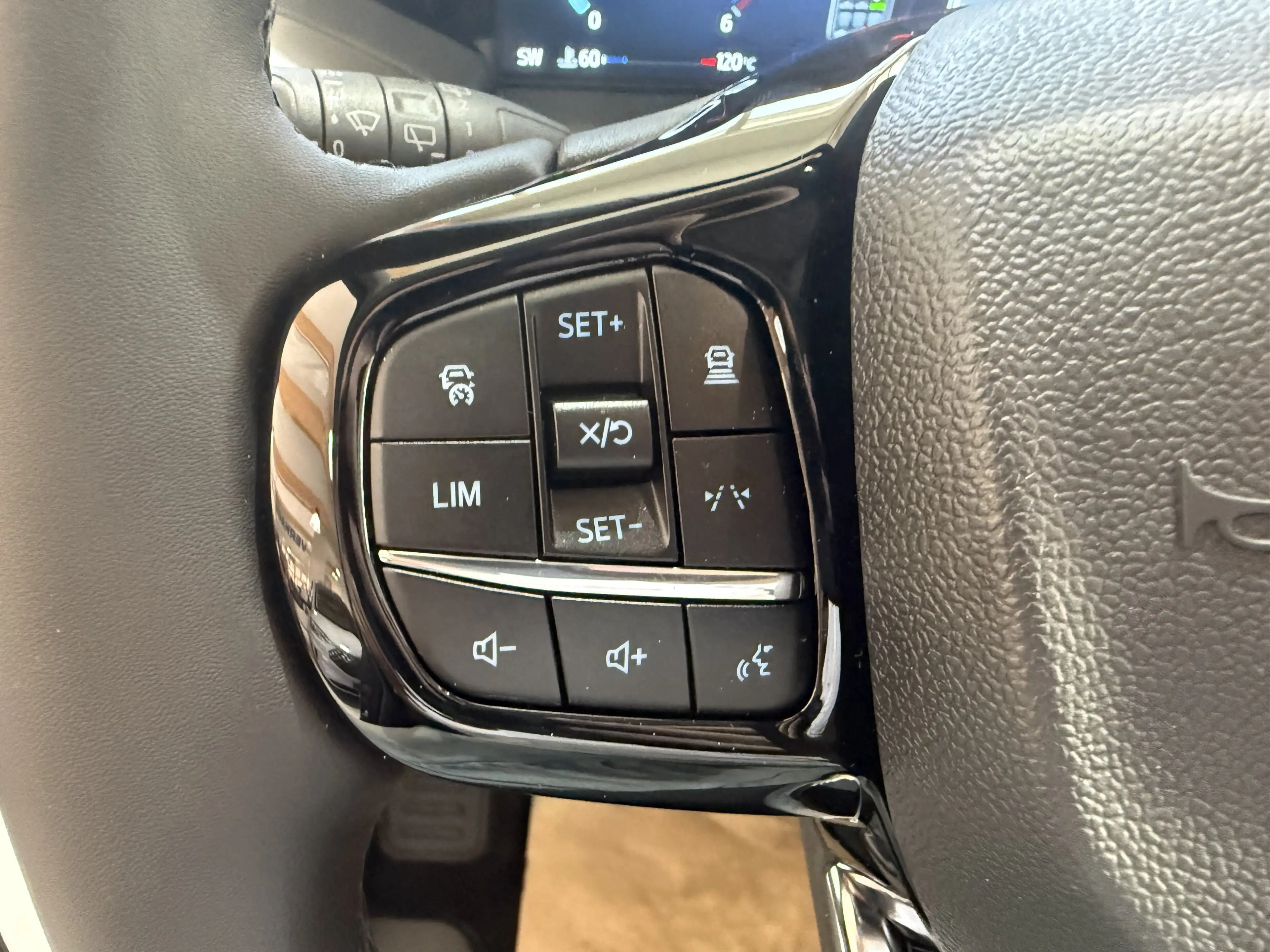 Ford Tourneo Custom Titanium X L1 elektr. AHK / B&O / 70L Tank — photo 13