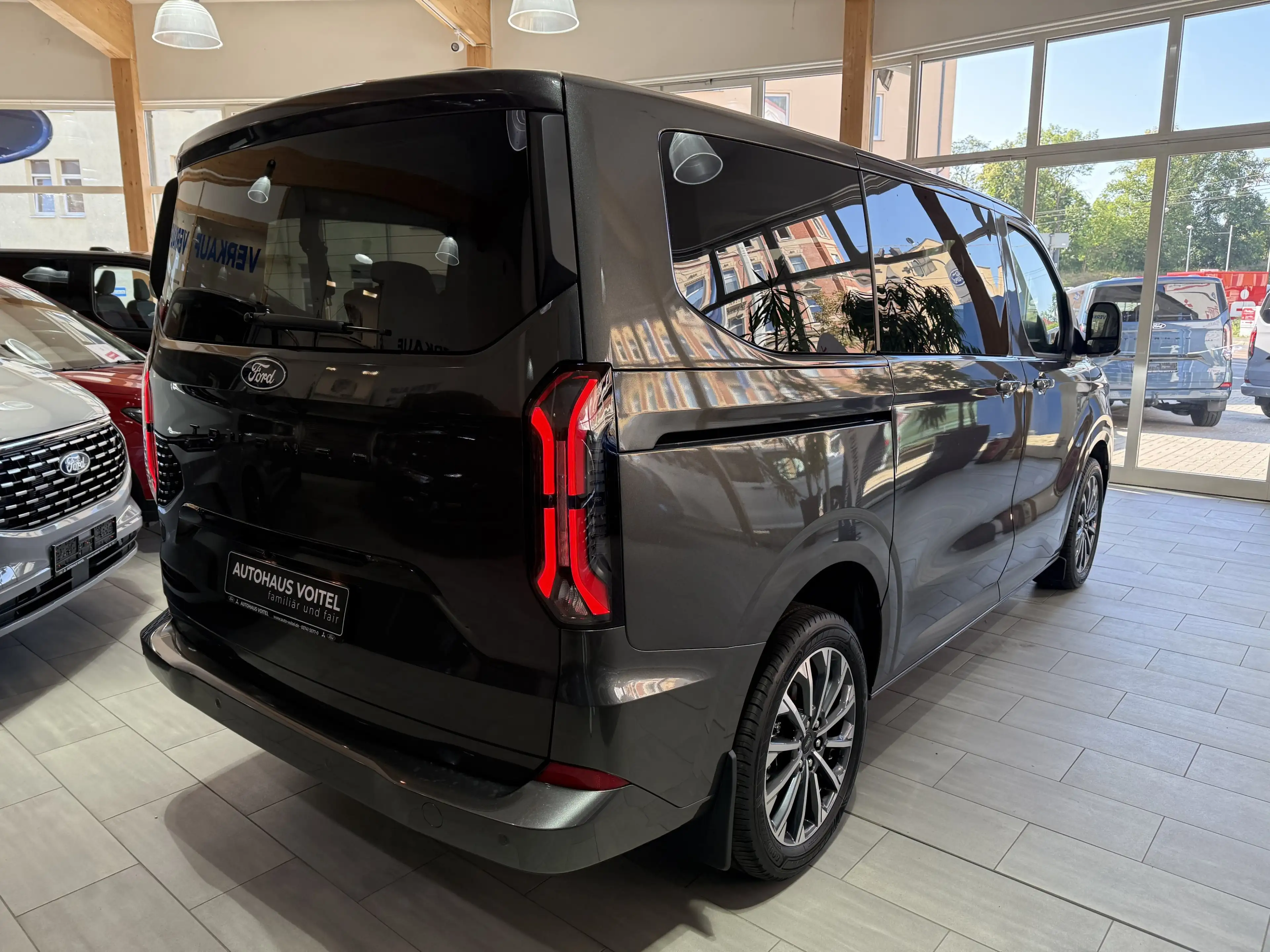 Ford Tourneo Custom Titanium X L1 elektr. AHK / B&O / 70L Tank — photo 5