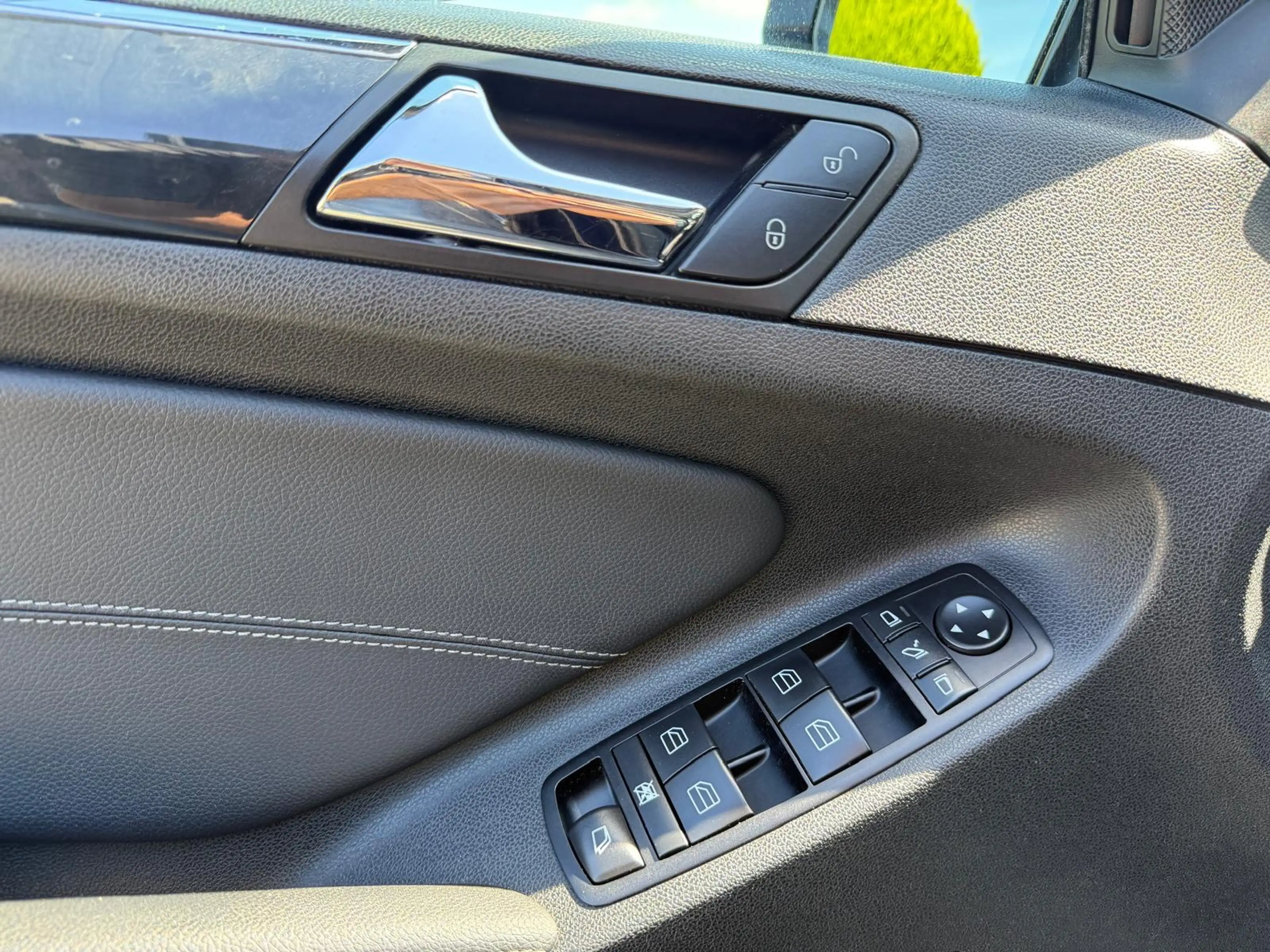 Mercedes-Benz GL 350 CDI BlueEFFICIENCY 2010 — photo 15