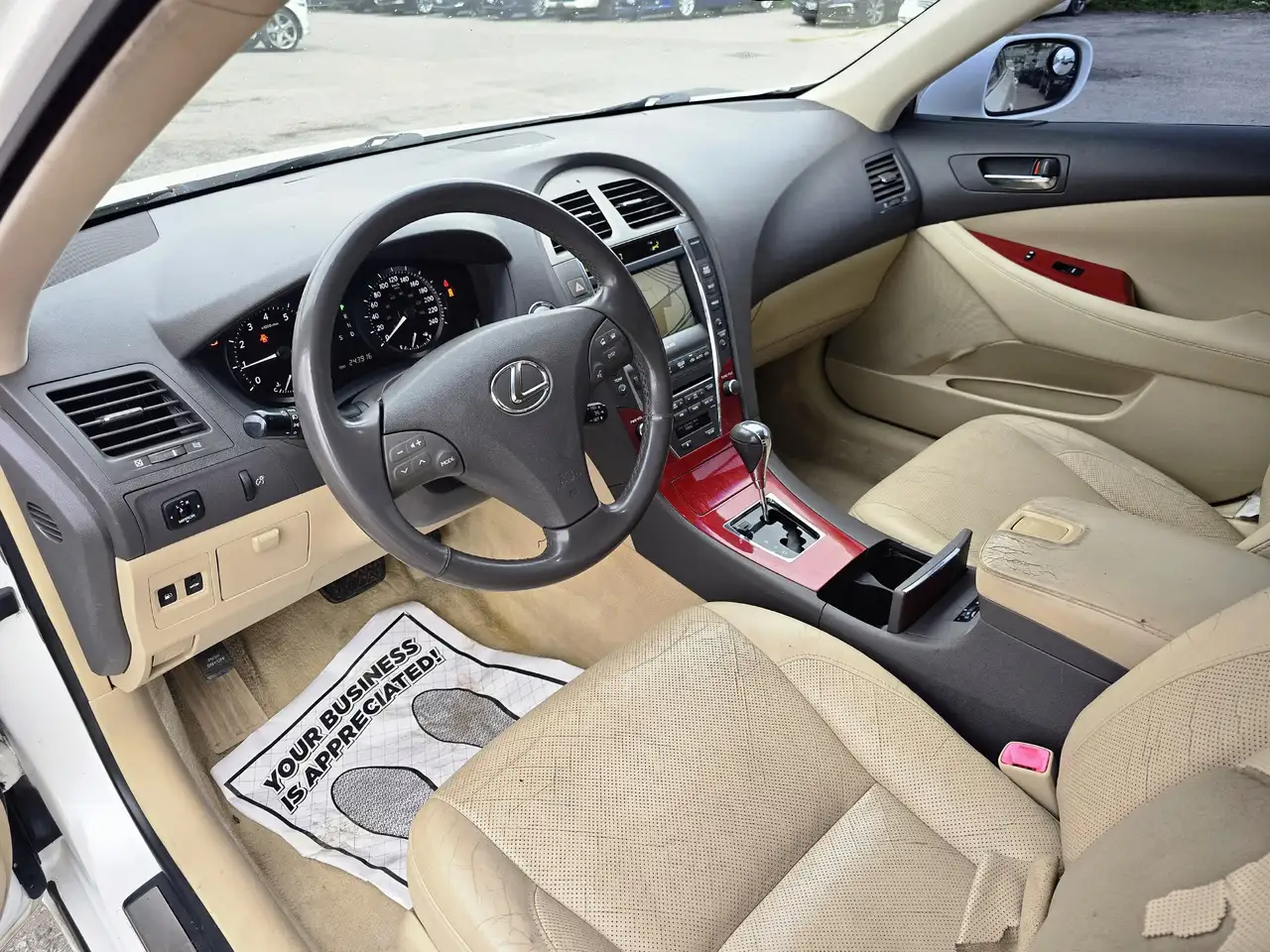 Lexus ES снимка Lexus ES