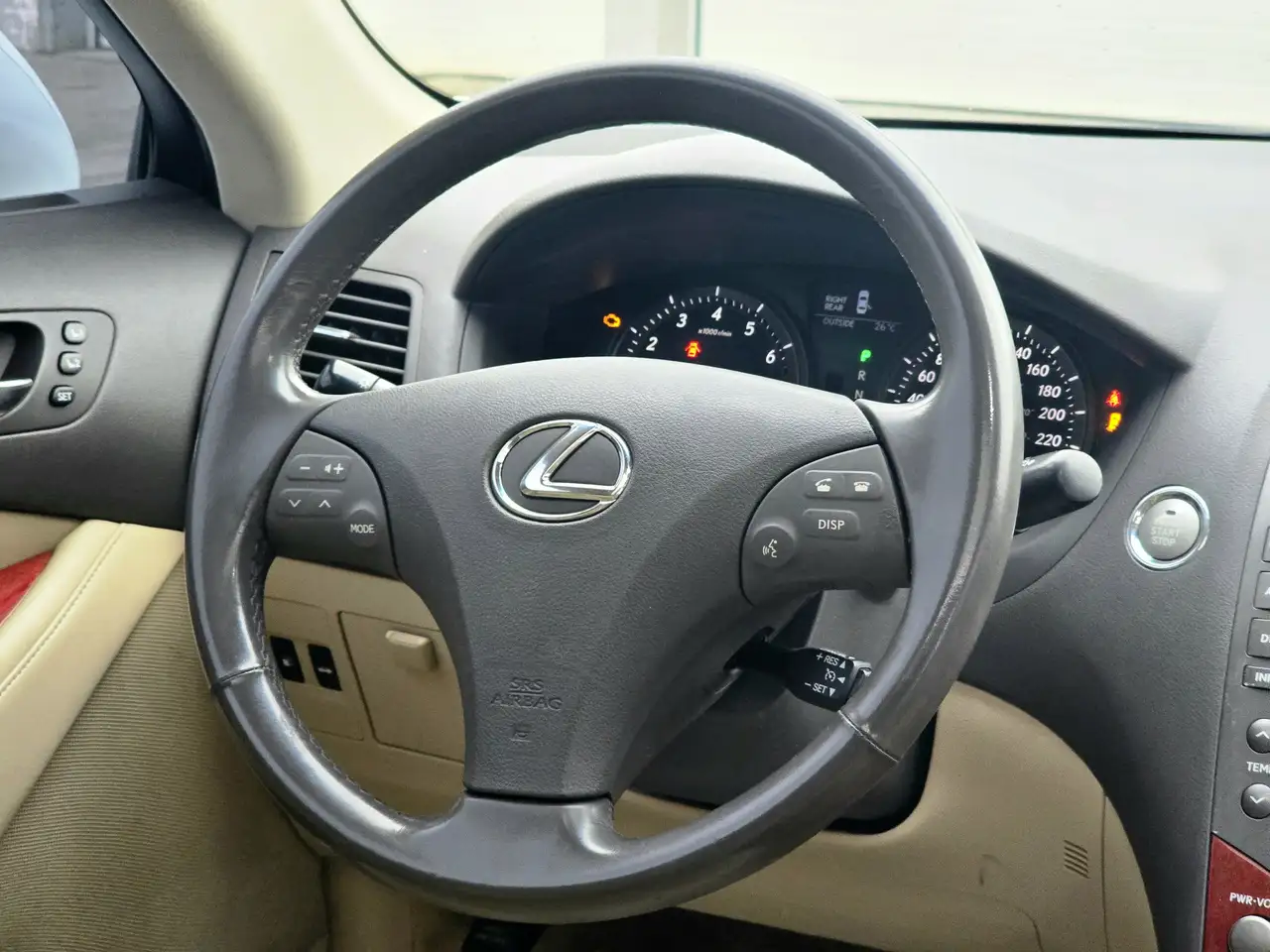 Lexus ES снимка Lexus ES
