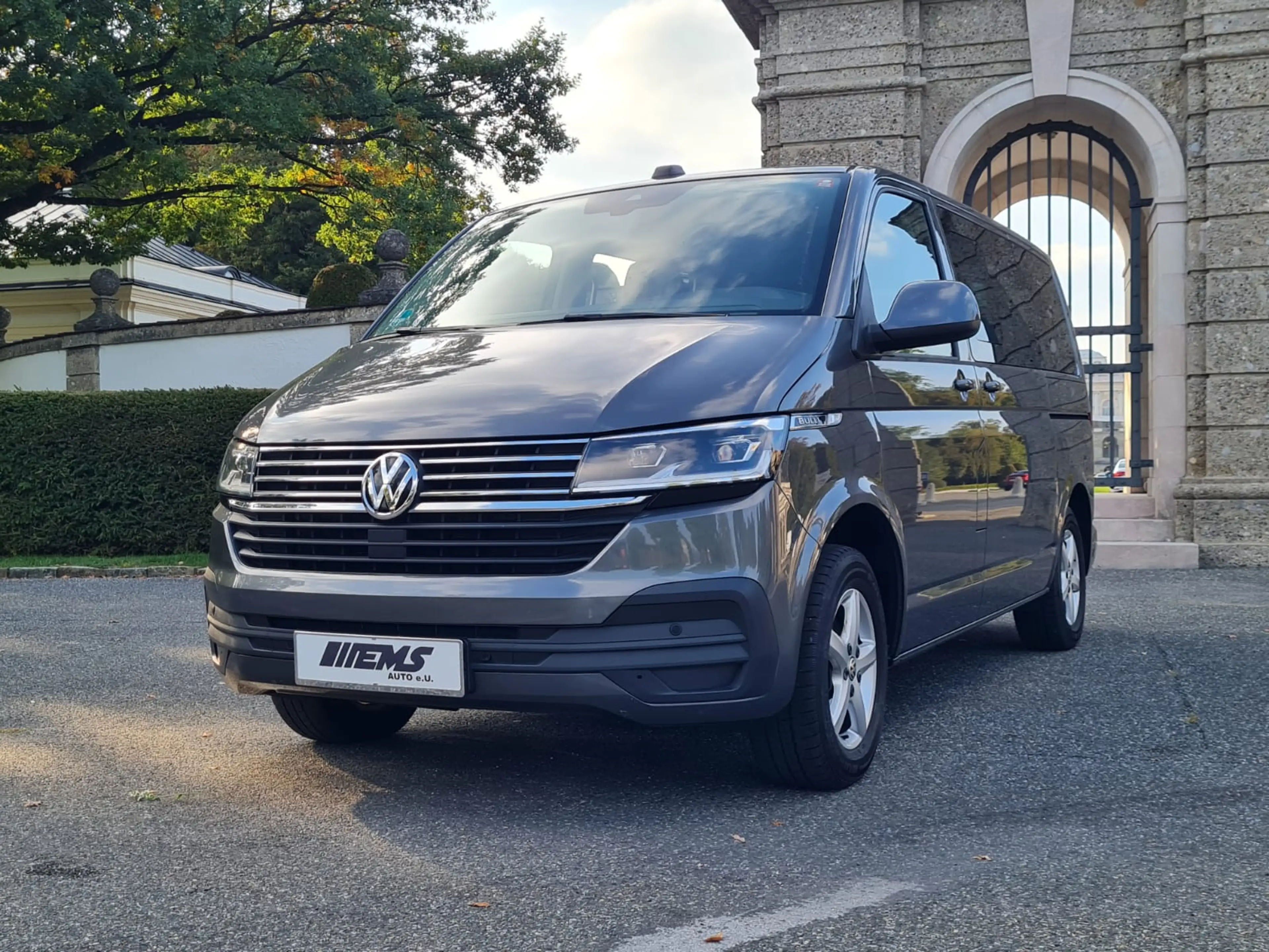 Volkswagen T6.1 Multivan FACELIFT*BULLI*SCHIEBETÜREN*7 SITZE* — photo 2