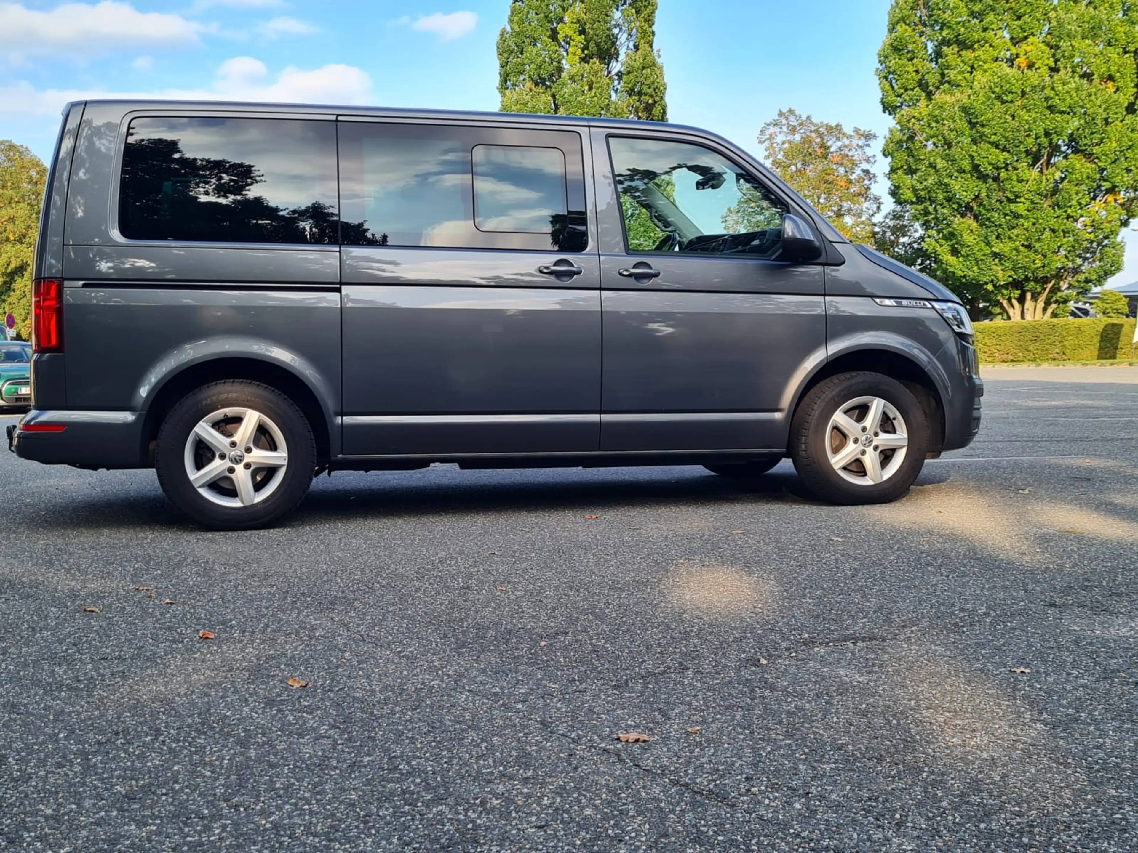 Volkswagen T6.1 Multivan FACELIFT*BULLI*SCHIEBETÜREN*7 SITZE* — photo 6