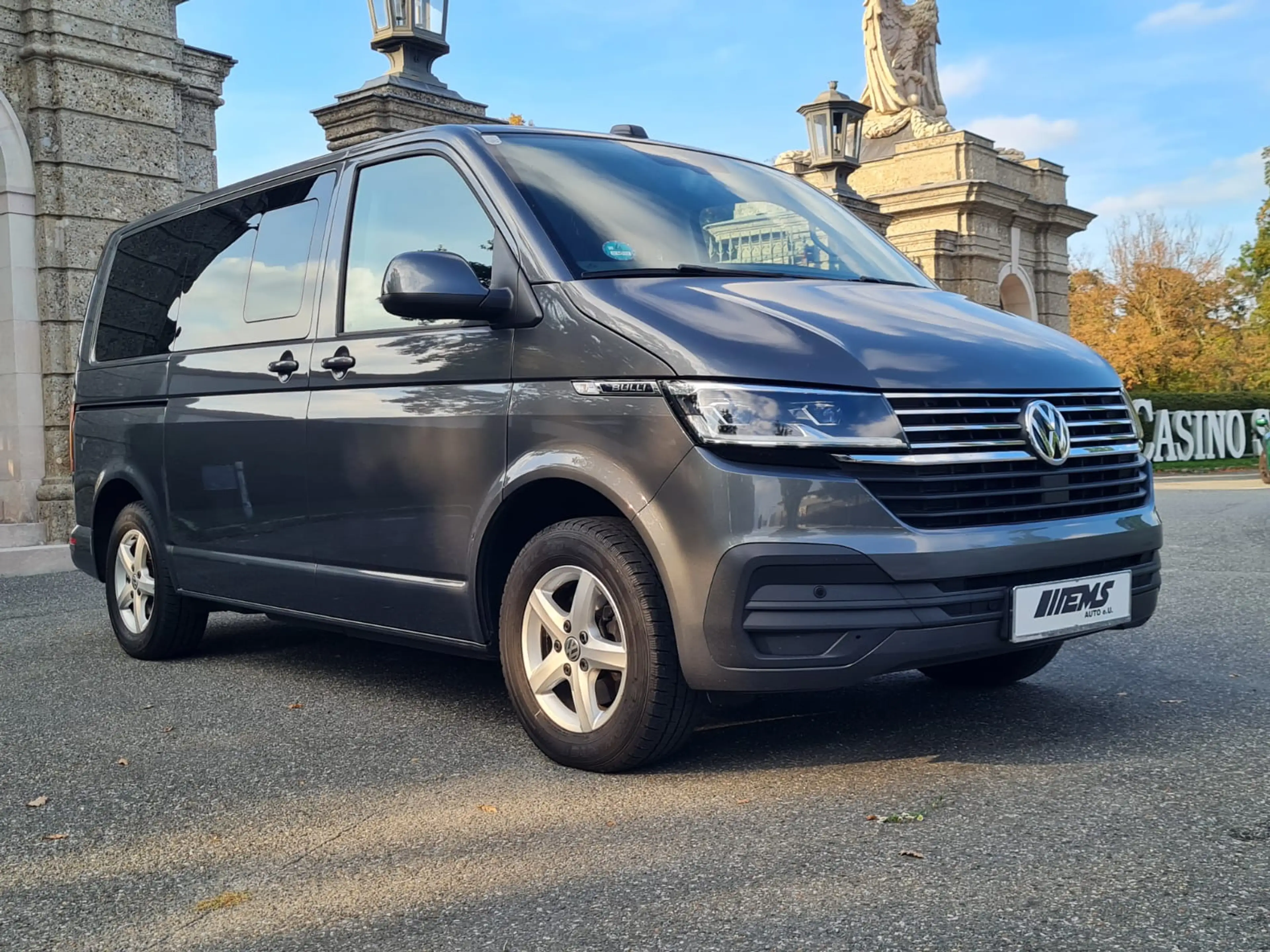 Volkswagen T6.1 Multivan FACELIFT*BULLI*SCHIEBETÜREN*7 SITZE*