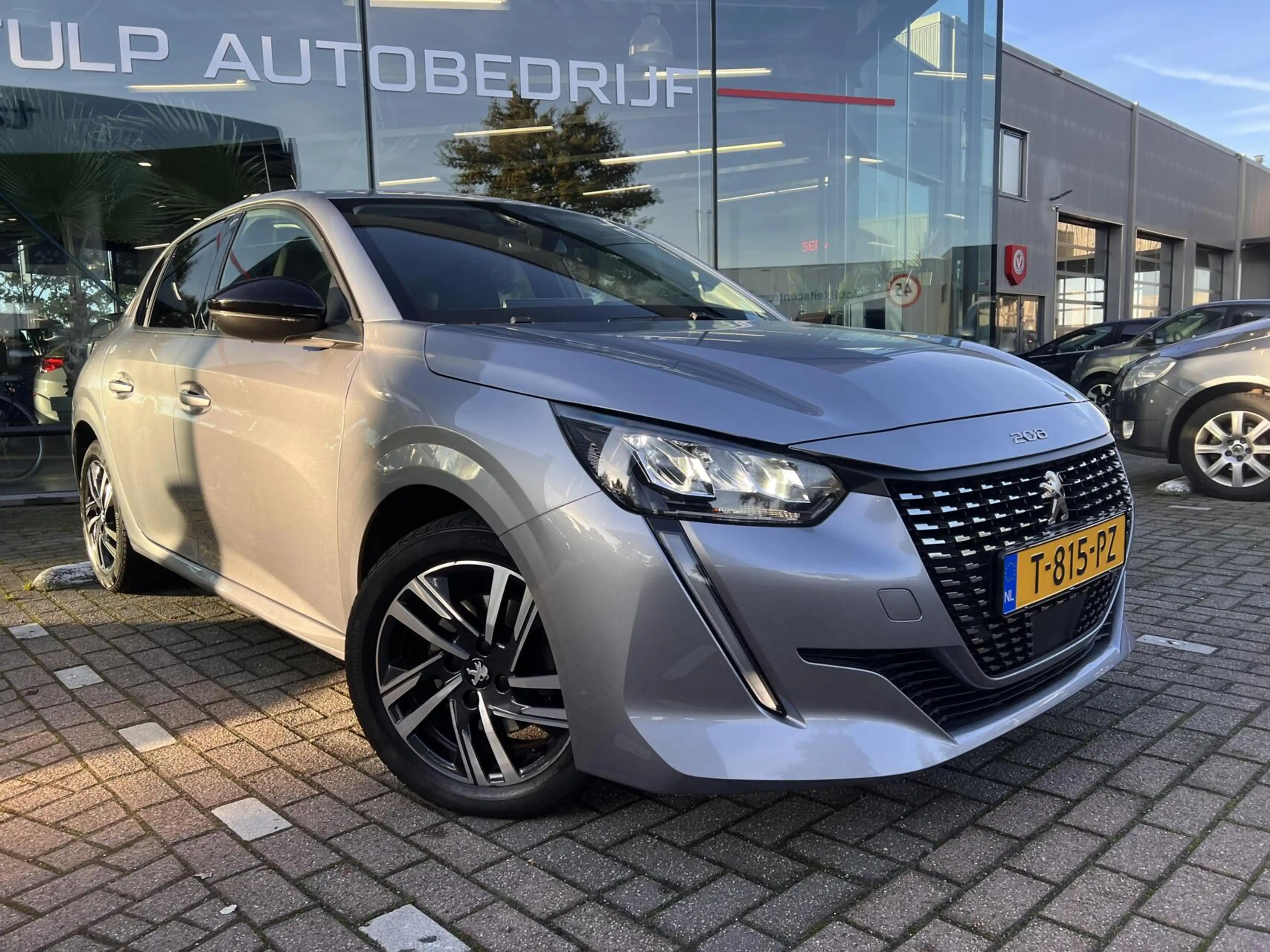 Peugeot 208 1.2 PureTech Allure Pack Full Options Dealer NAP — photo 4