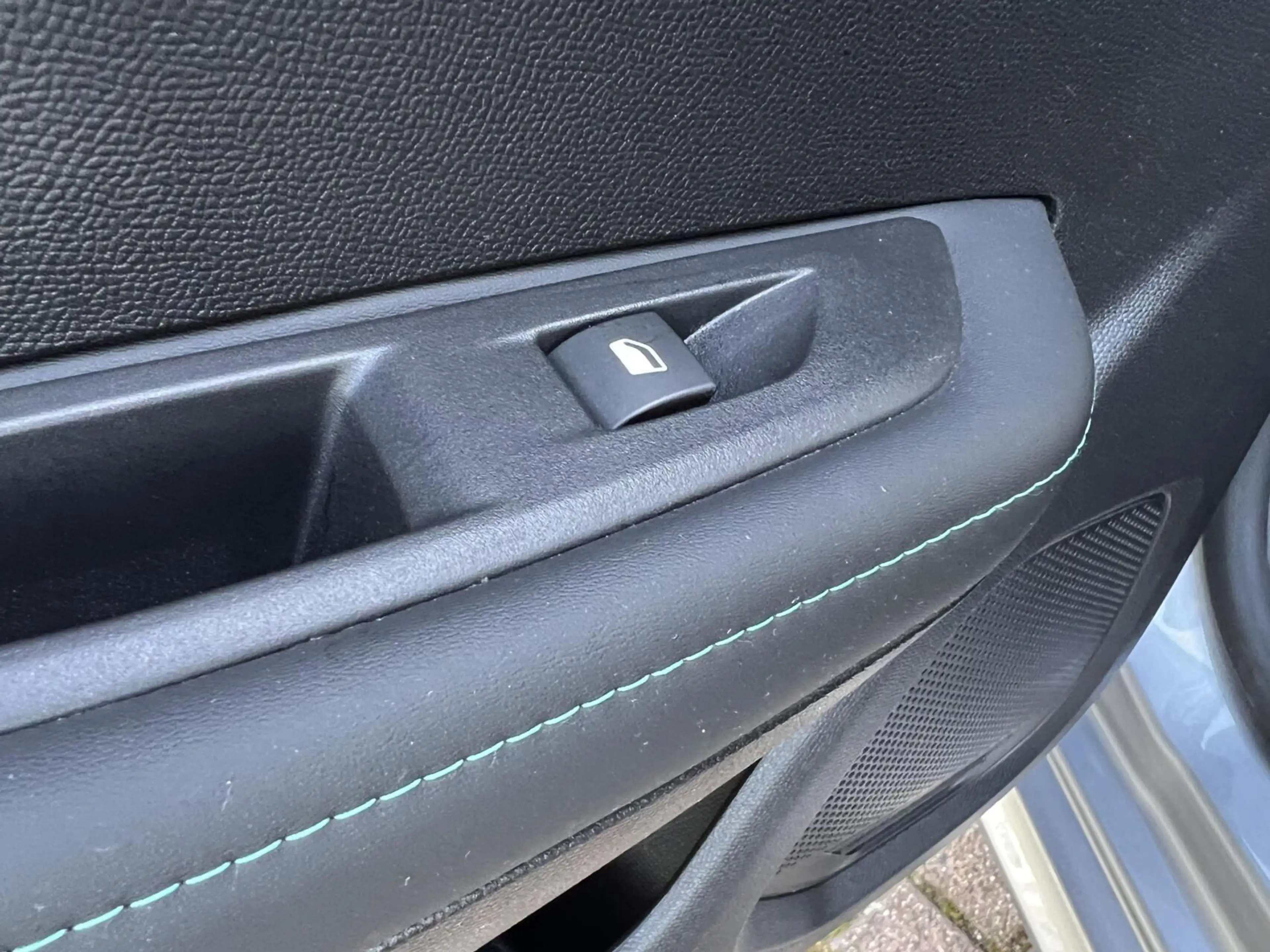 Peugeot 208 1.2 PureTech Allure Pack Full Options Dealer NAP — photo 50
