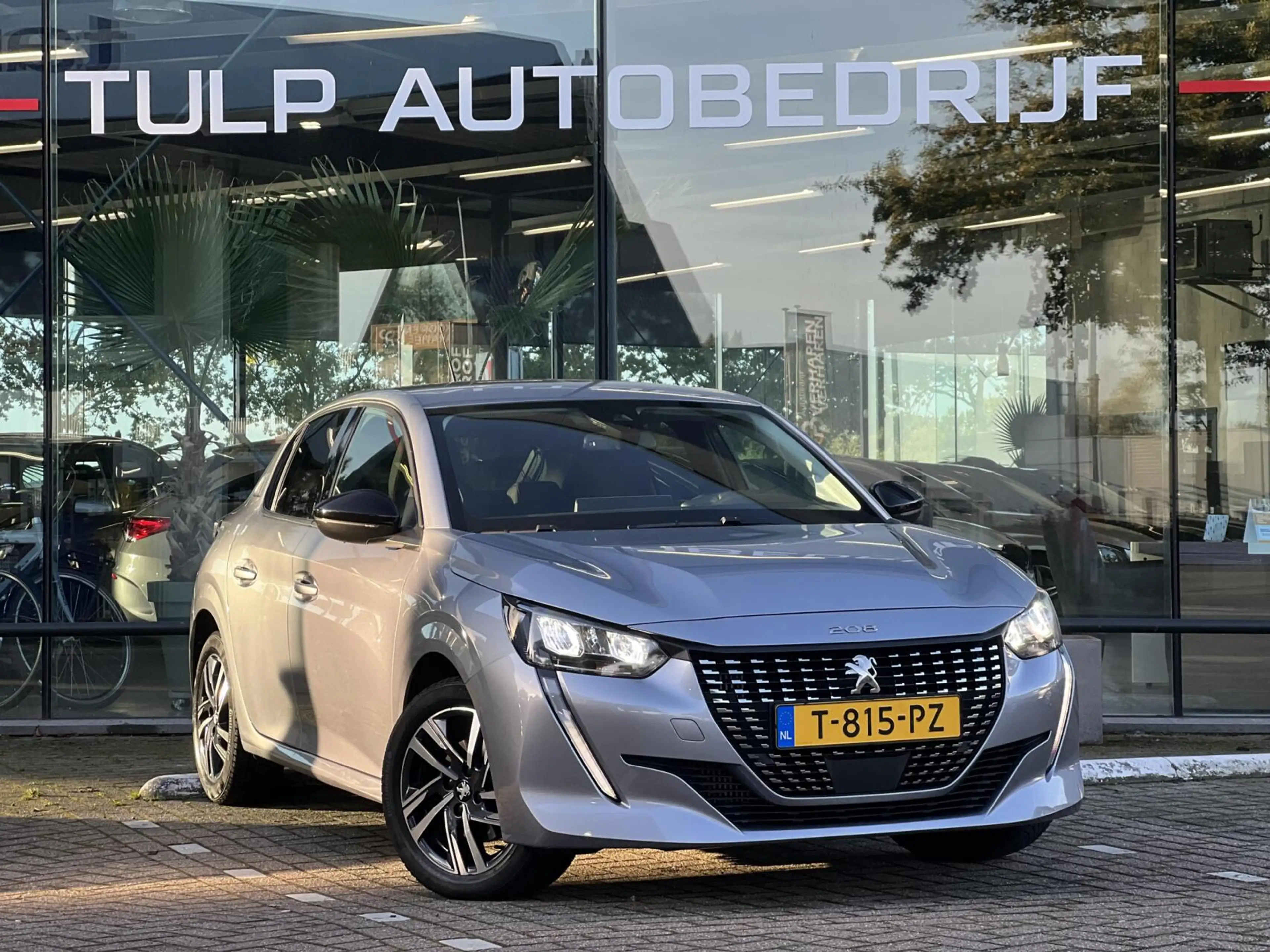 Peugeot 208 1.2 PureTech Allure Pack Full Options Dealer NAP — photo 2