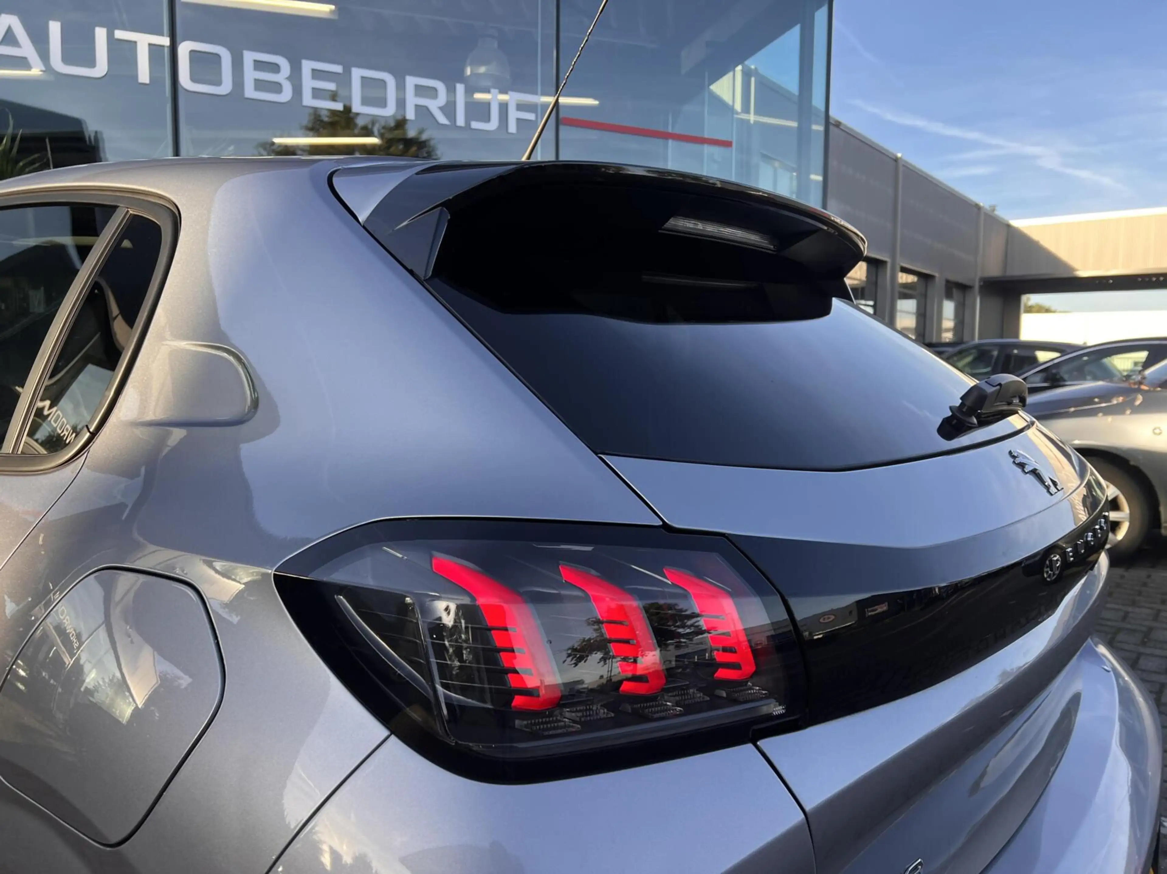 Peugeot 208 1.2 PureTech Allure Pack Full Options Dealer NAP — photo 15