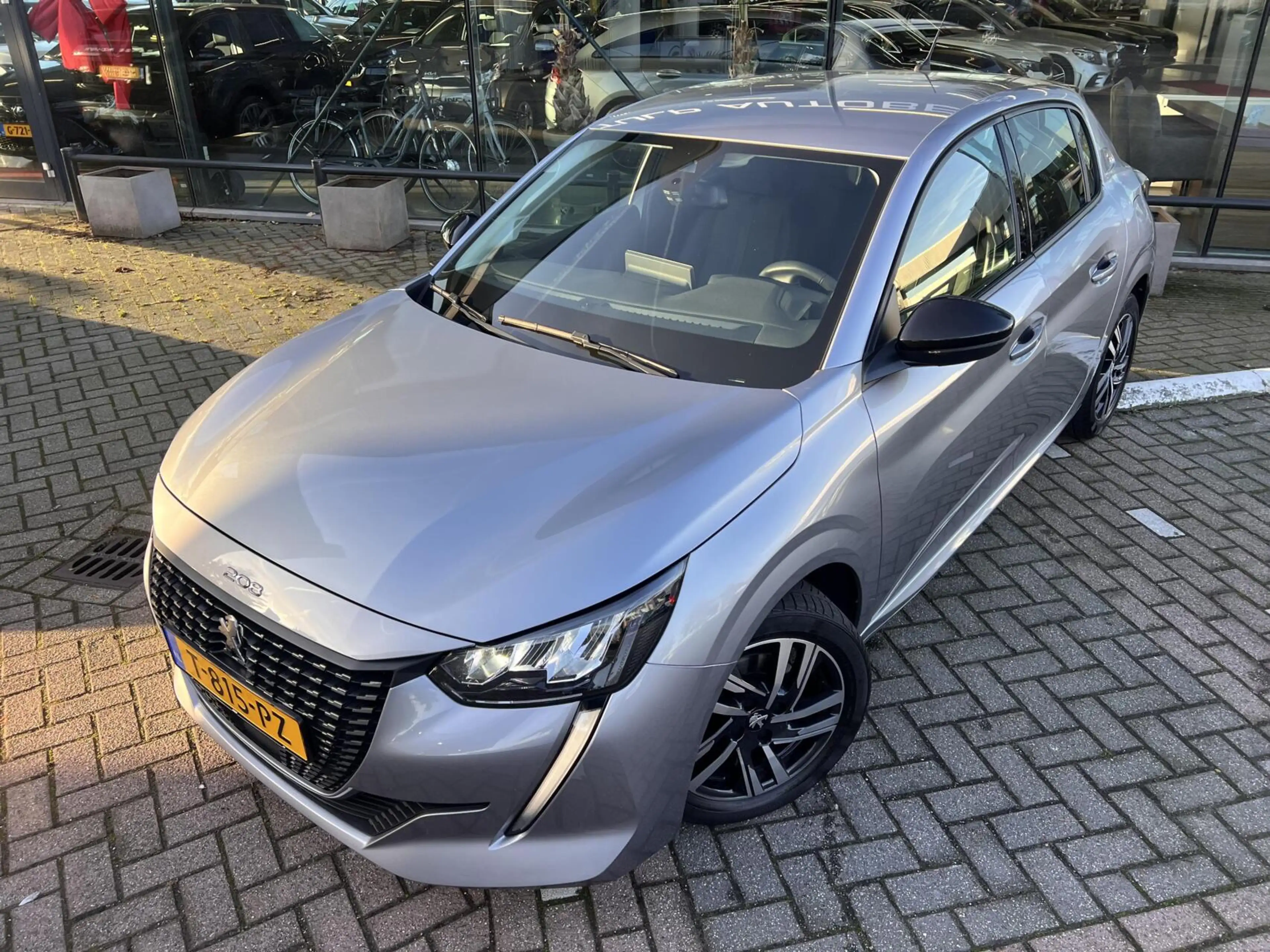 Peugeot 208 1.2 PureTech Allure Pack Full Options Dealer NAP — photo 8