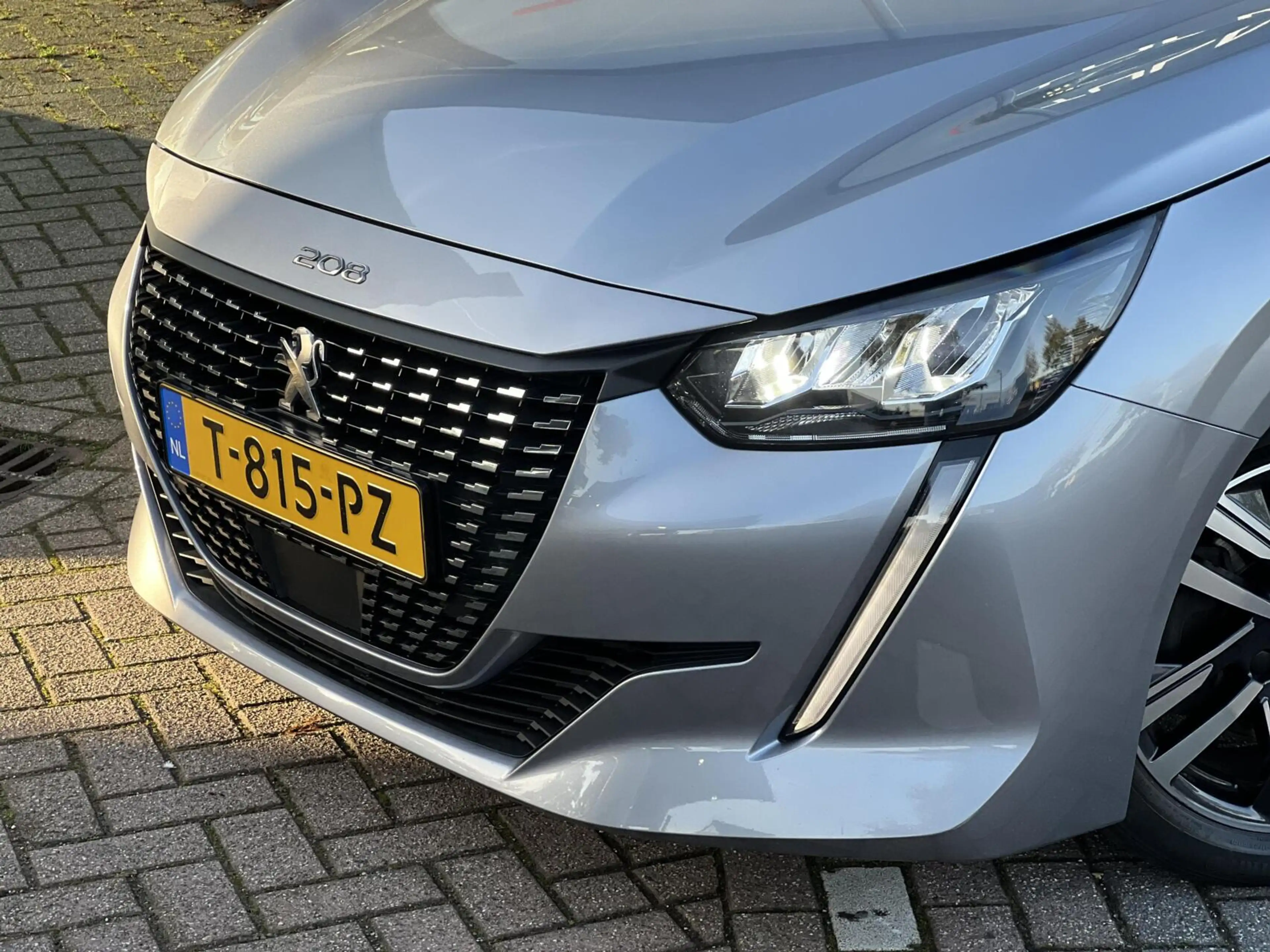Peugeot 208 1.2 PureTech Allure Pack Full Options Dealer NAP — photo 7