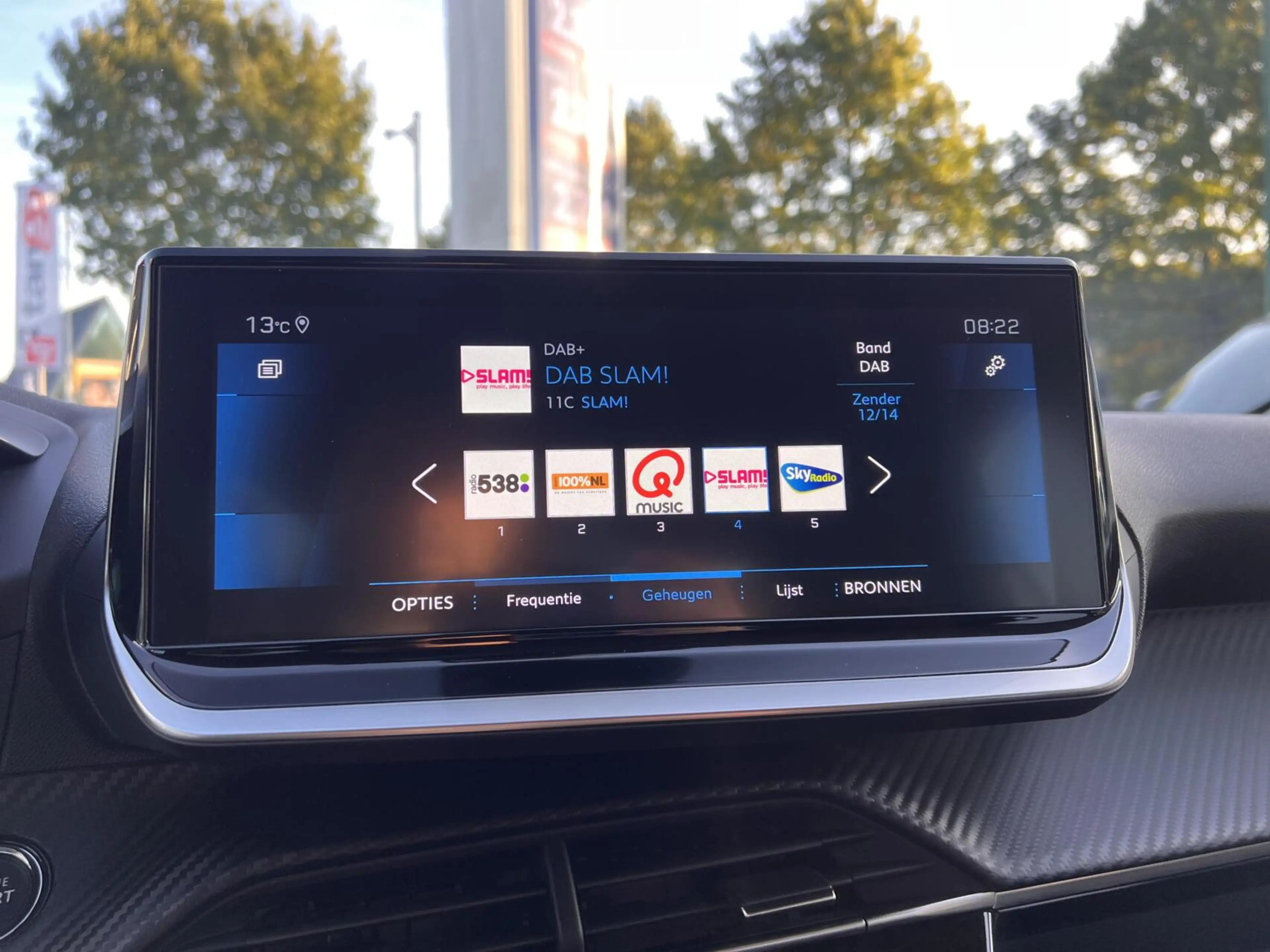 Peugeot 208 1.2 PureTech Allure Pack Full Options Dealer NAP — photo 27
