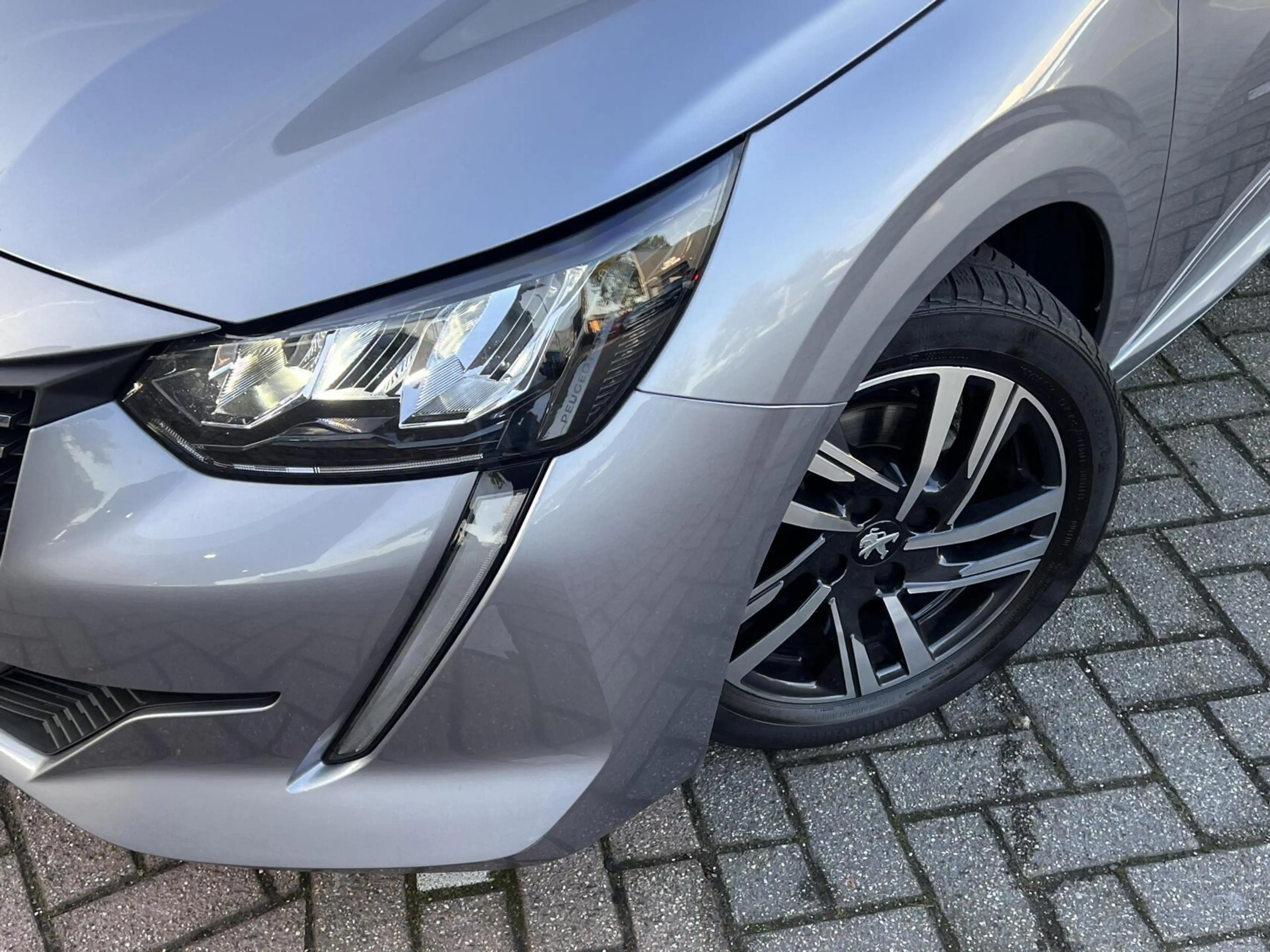 Peugeot 208 1.2 PureTech Allure Pack Full Options Dealer NAP — photo 5