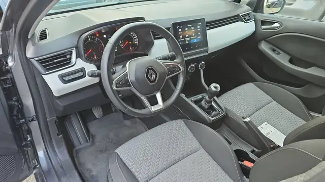 Renault Clio view 8