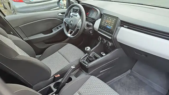 Renault Clio view 10