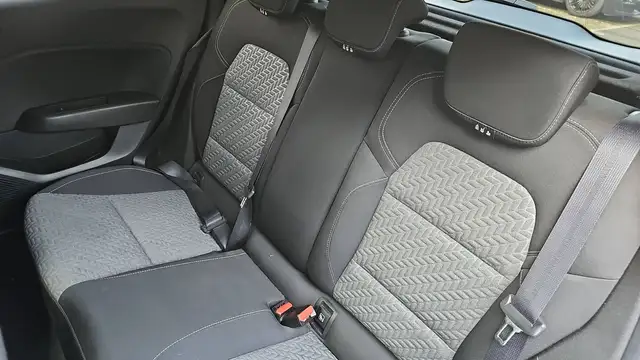 Renault Clio view 9