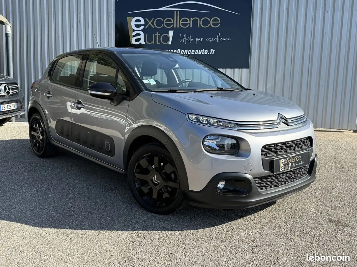 Citroen C3 PURETECH 110CH SHINE S&S EAT6 E6.D-TEMP Grijs - 1