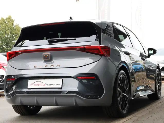 Cupra Born view 11