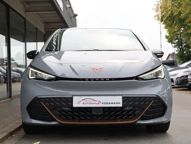 Cupra Born view 4