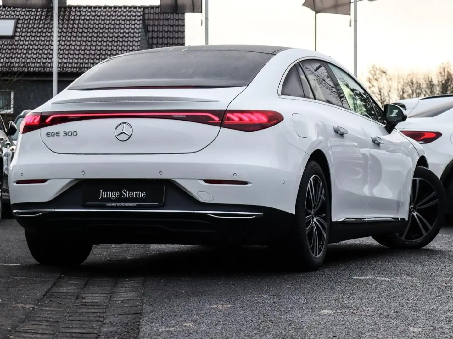 Mercedes-Benz EQE 300 Elect-Art/Pano/HAL/Burm/Memo/Digital/HUD Blanc - 2