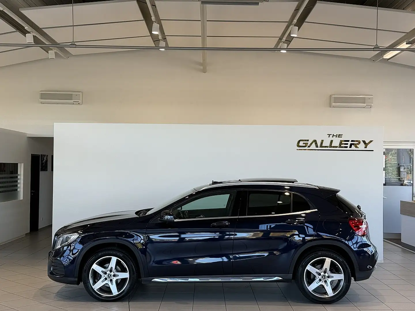 Mercedes-Benz GLA 200 d 4MATIC Aut.*Panorama*AHK*Kamera*Spur Blau - 1