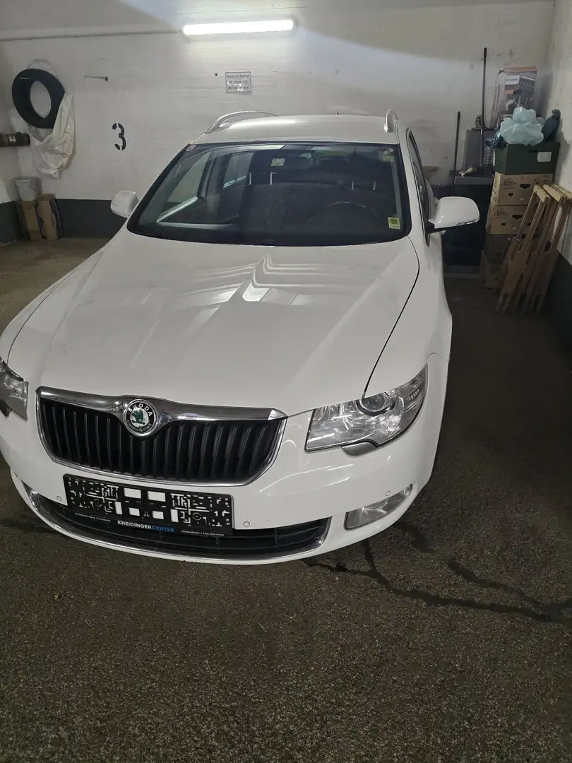 Skoda Superb Combi 2.0 TDI Ambition - 1