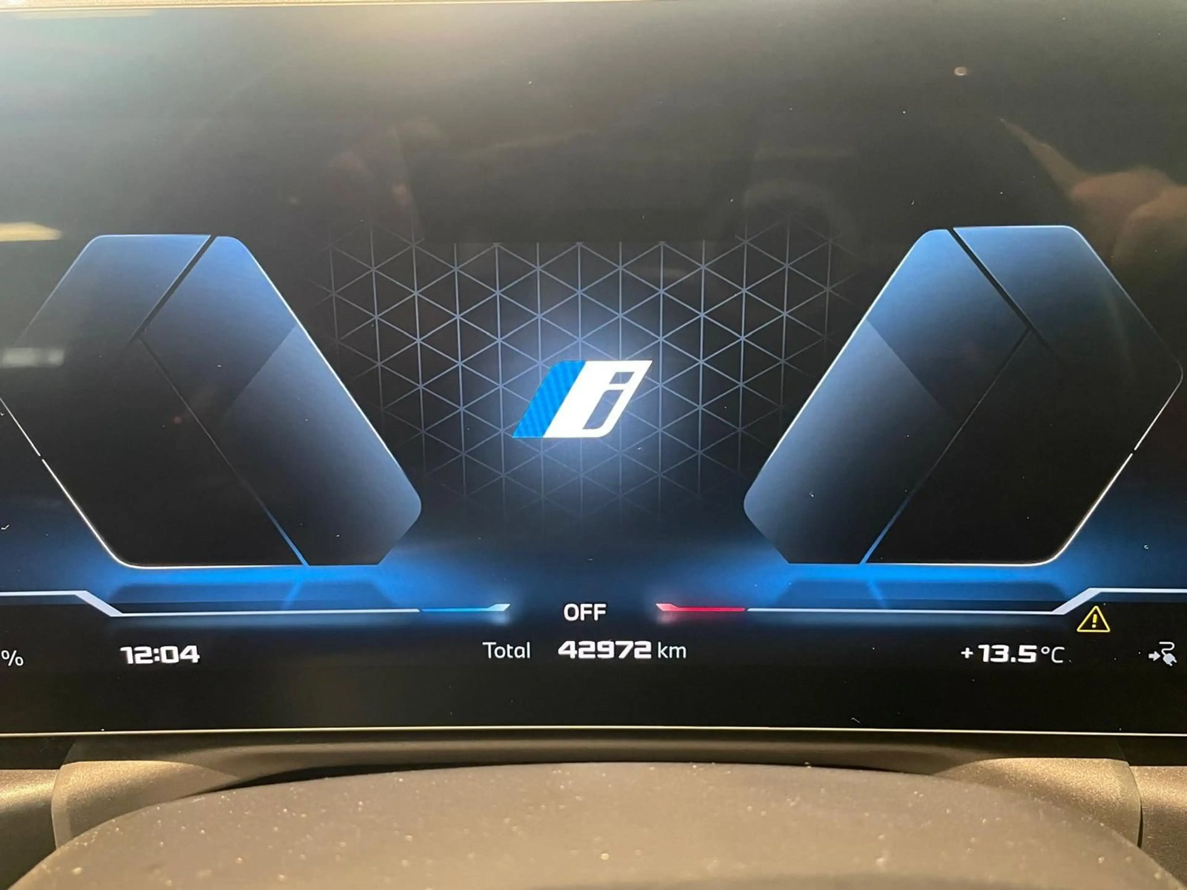 BMW i4 M50 xDrive H&K — photo 11