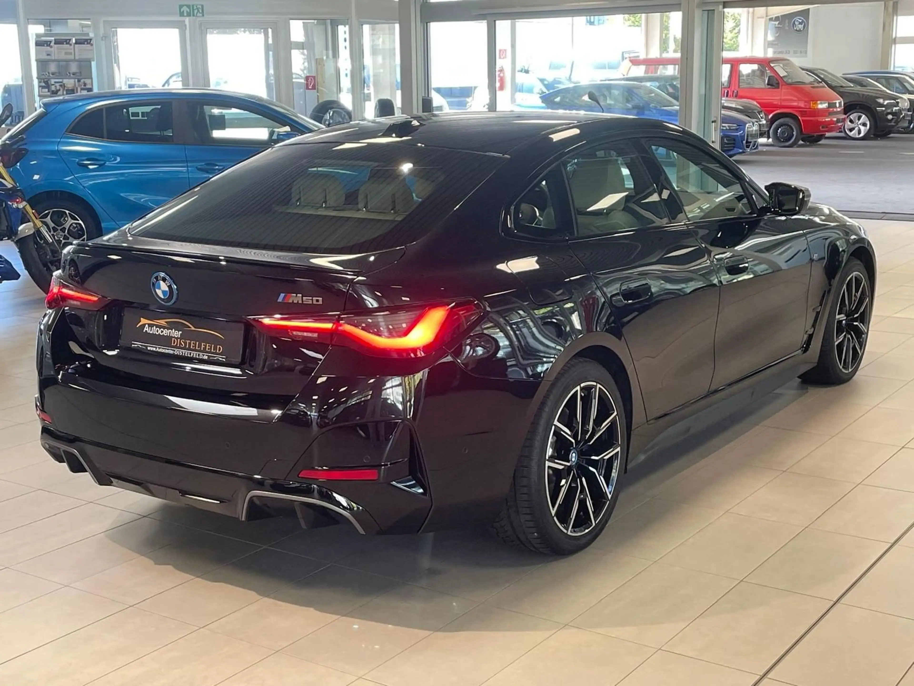 BMW i4 M50 xDrive H&K — photo 7