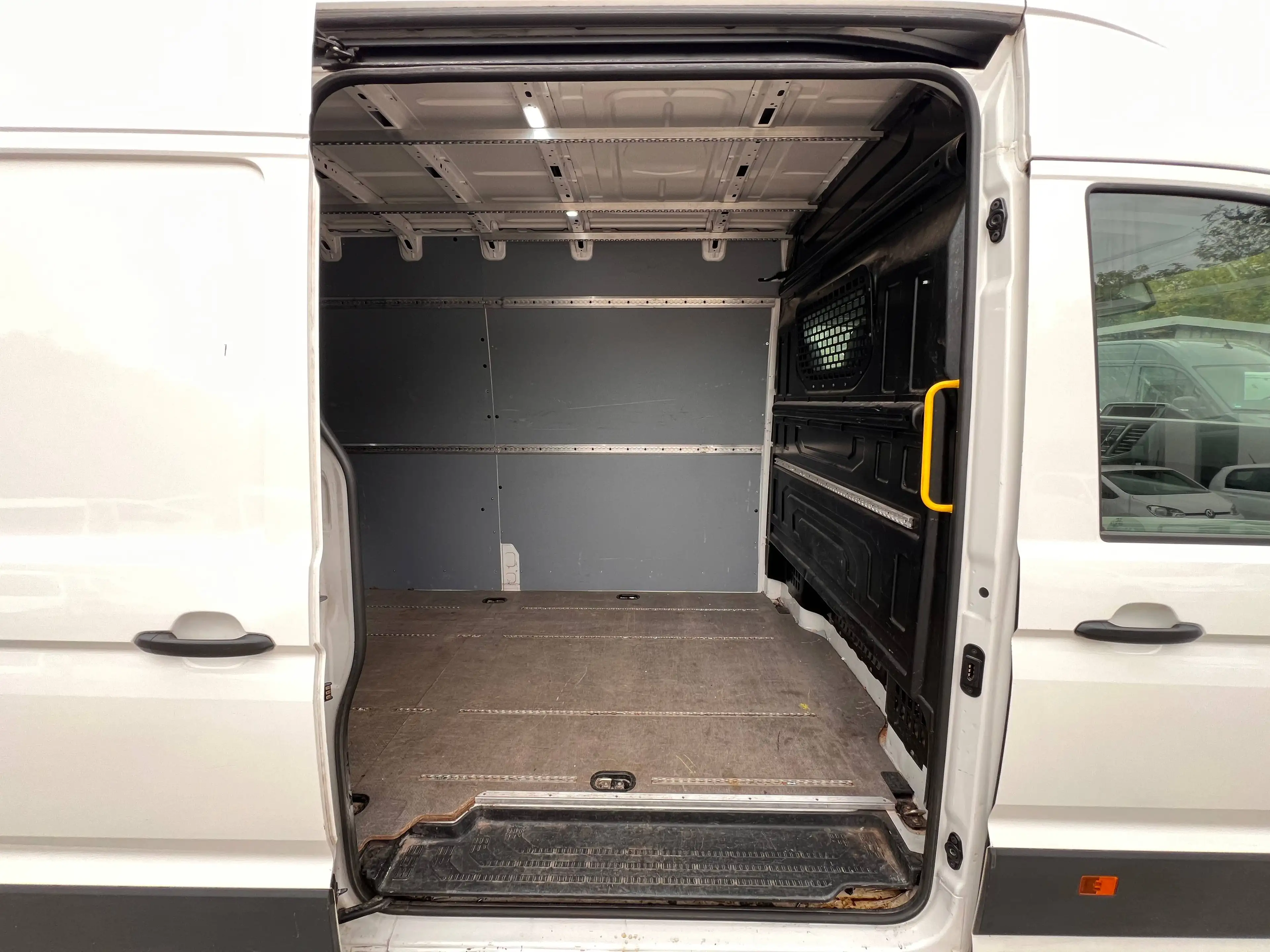 Volkswagen Crafter 35 lang Hochdach FWD AHK 2x PDC 2.0 TDI 130 KW — photo 11