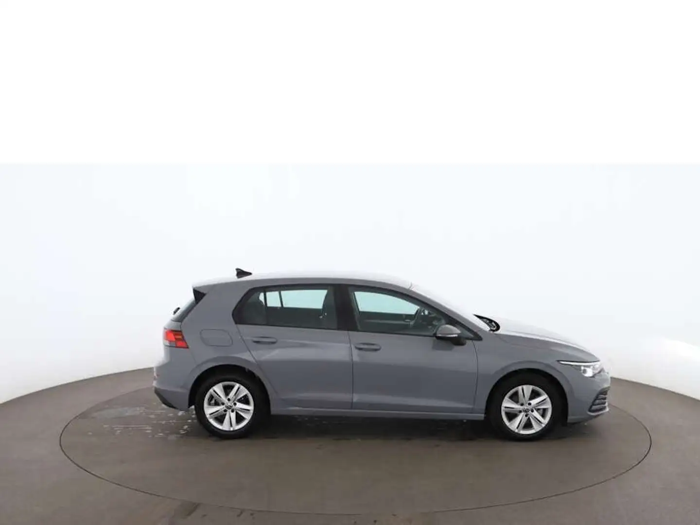 Volkswagen Golf VIII 1.0 eTSI Life Aut LED RADAR ASSIST PDC Grau - 2