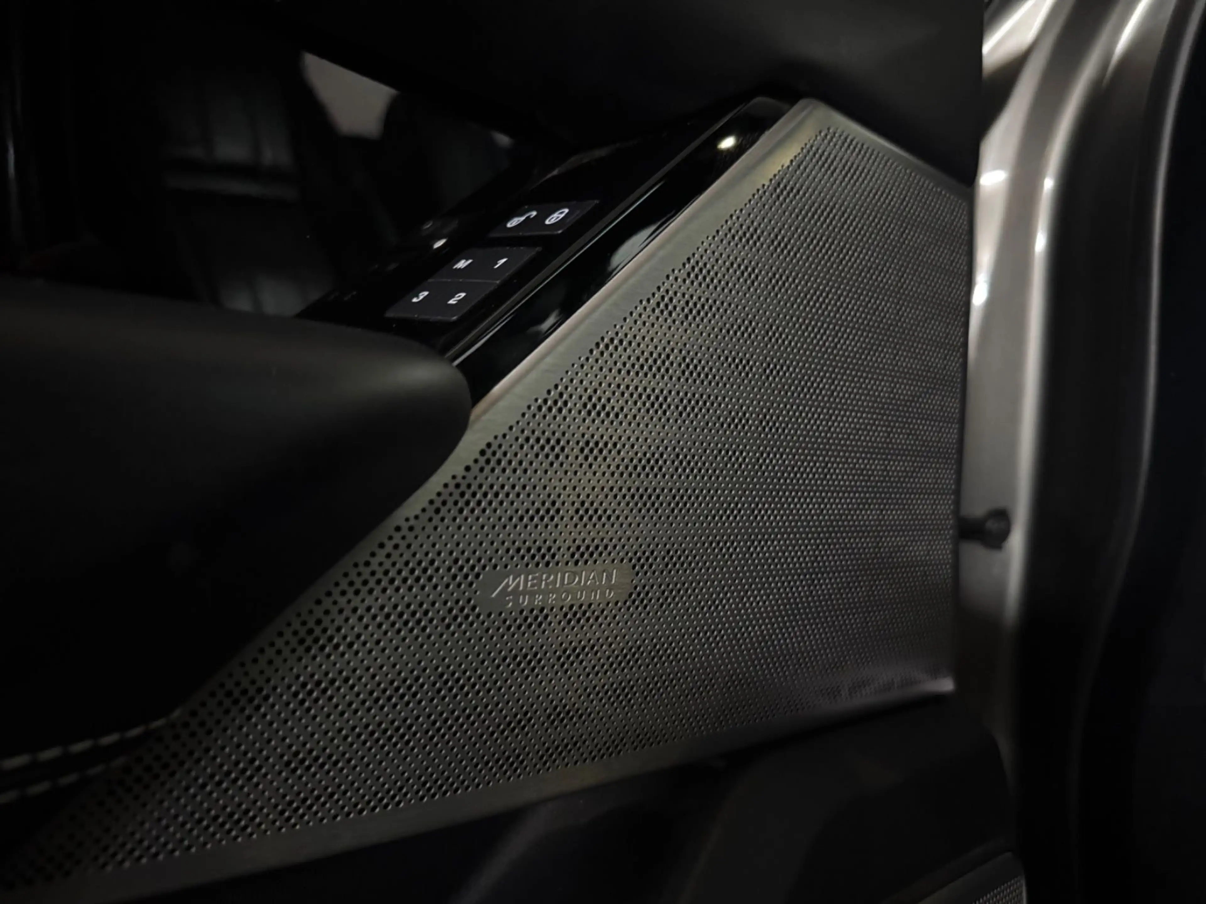 Land Rover Range Rover Velar D300 |R-Dynamic|Virtual|LED| — photo 15
