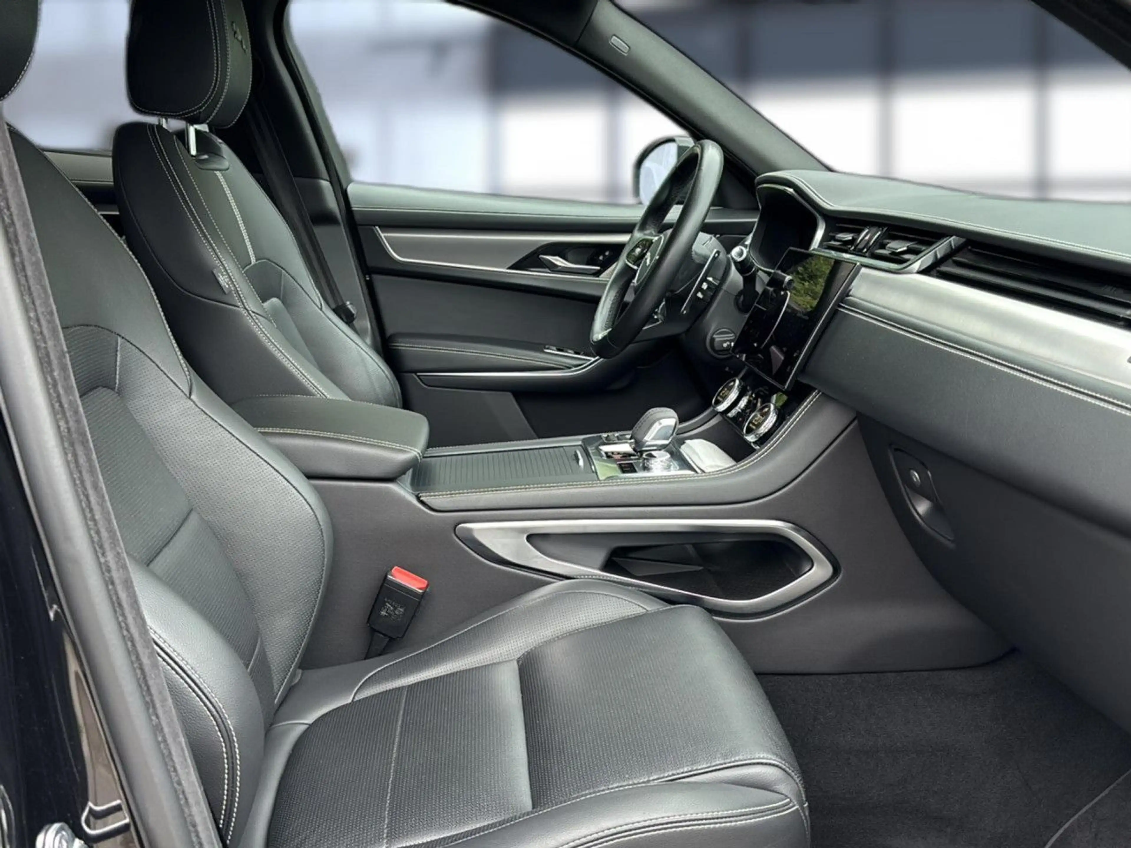 Jaguar F-Pace R-Dynamic S AWD Plug-In Hybrid Bluetooth — photo 20