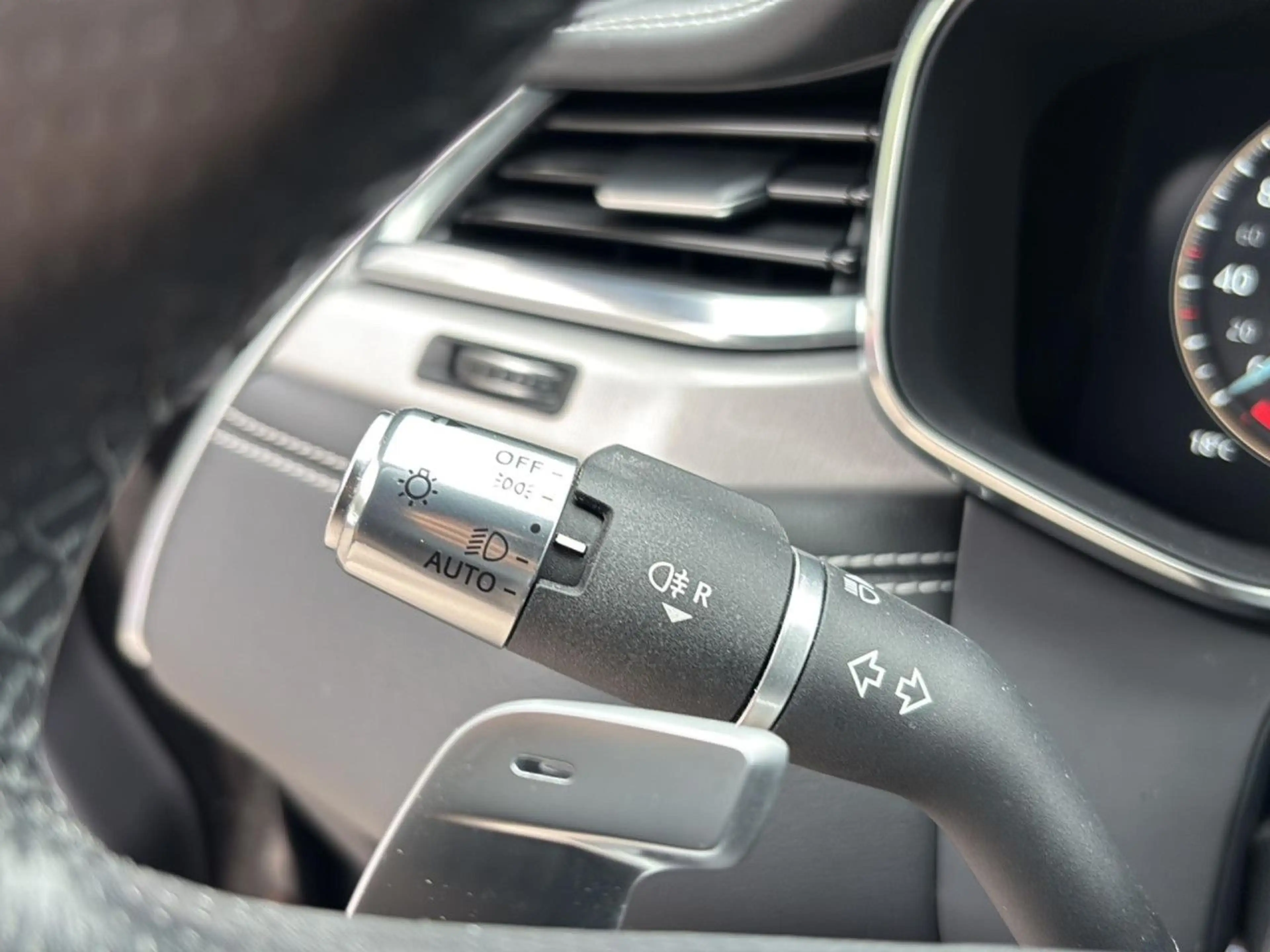 Jaguar F-Pace R-Dynamic S AWD Plug-In Hybrid Bluetooth — photo 15
