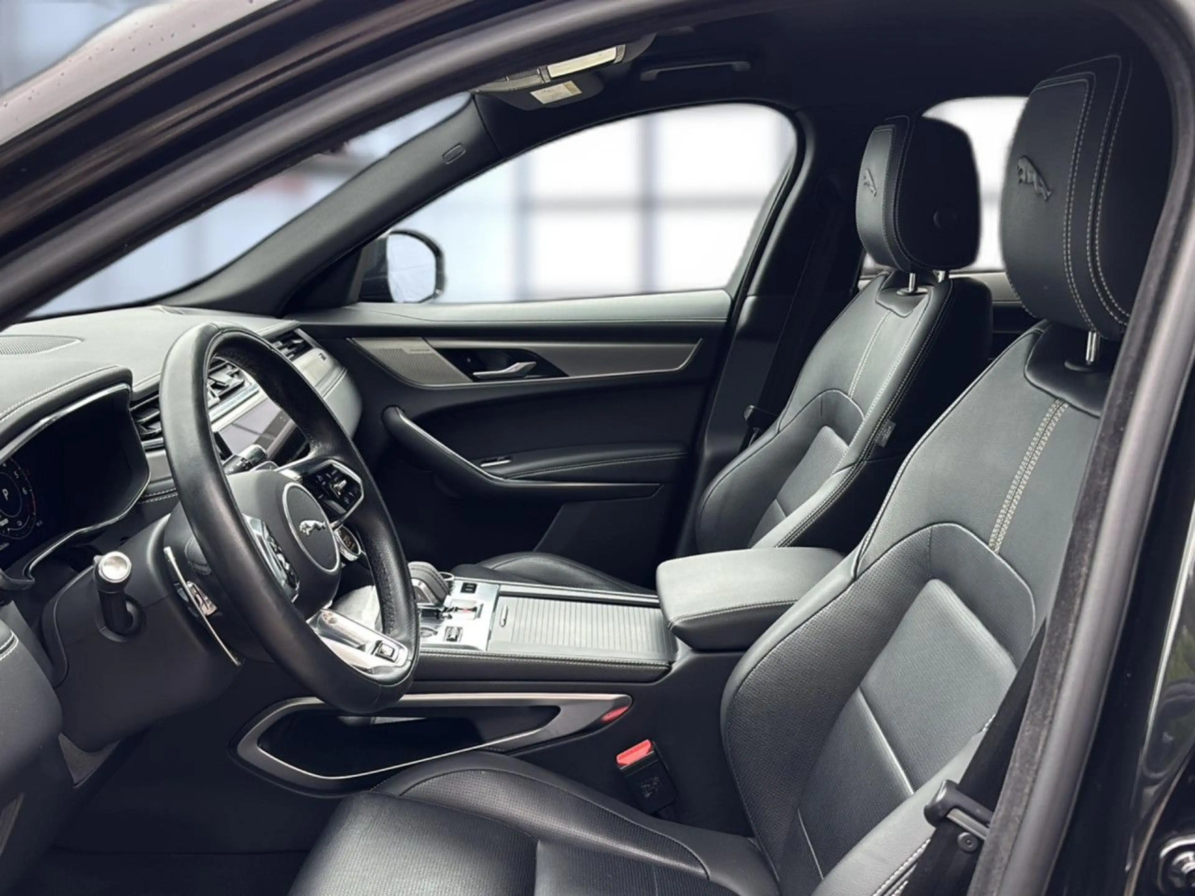 Jaguar F-Pace R-Dynamic S AWD Plug-In Hybrid Bluetooth — photo 10