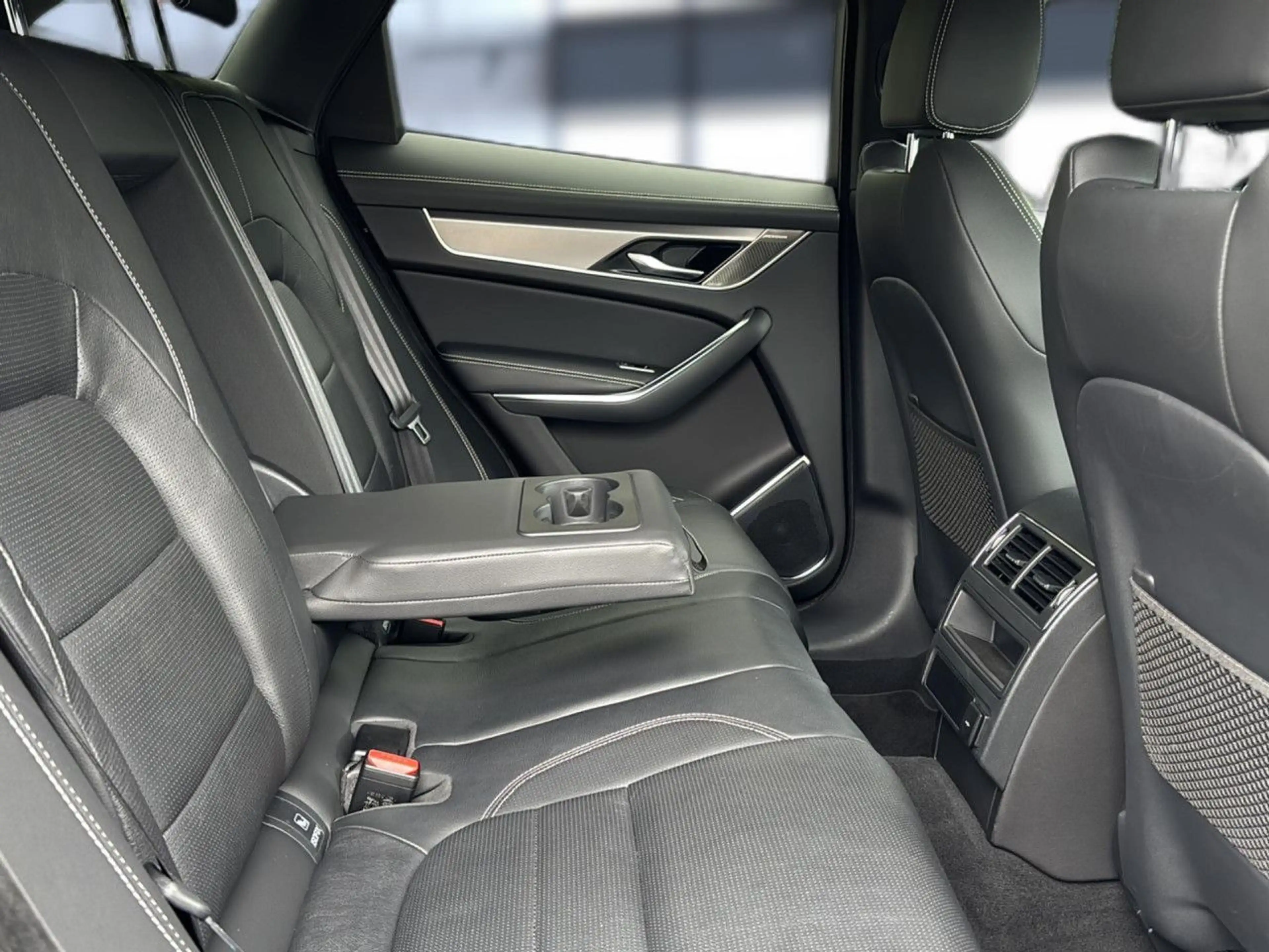 Jaguar F-Pace R-Dynamic S AWD Plug-In Hybrid Bluetooth — photo 19