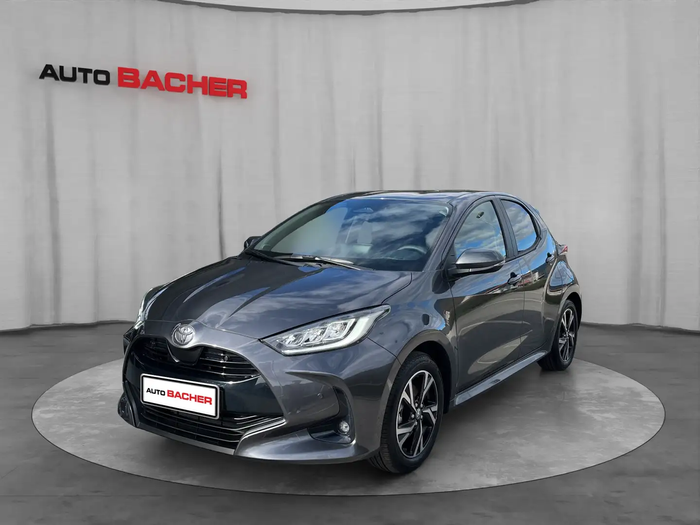 Toyota Yaris 1,5 l Hybrid Active Drive Grau - 1