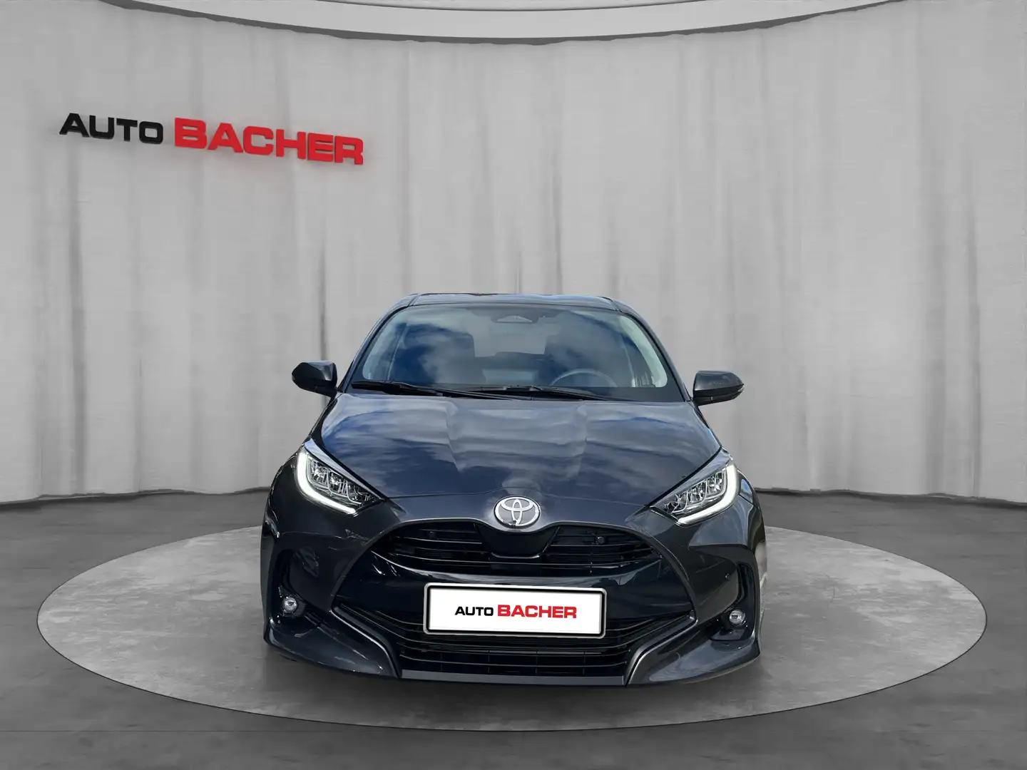 Toyota Yaris 1,5 l Hybrid Active Drive Grau - 2