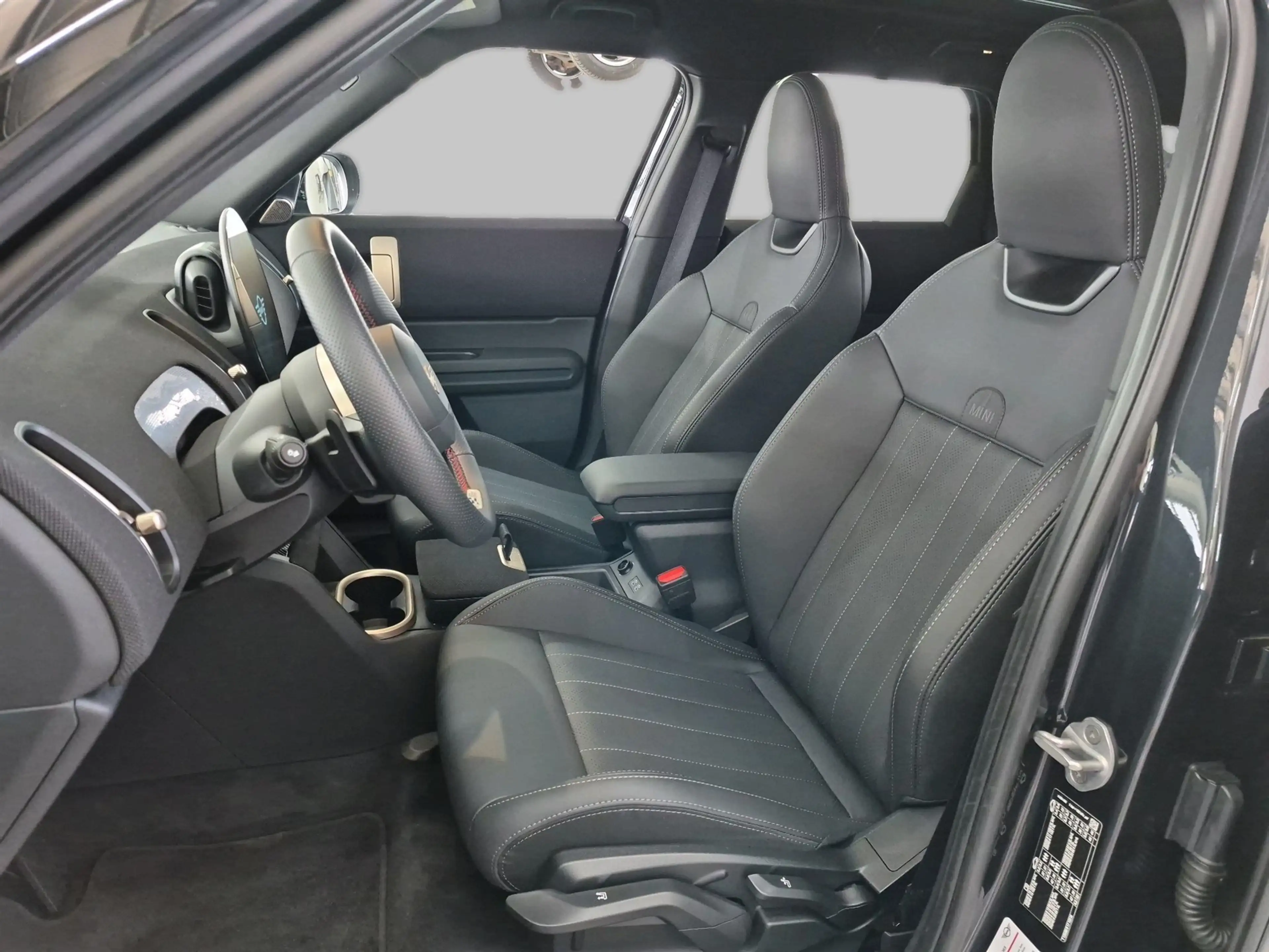 MINI Countryman D — photo 12