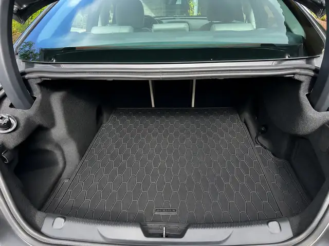 Jaguar XE view 14