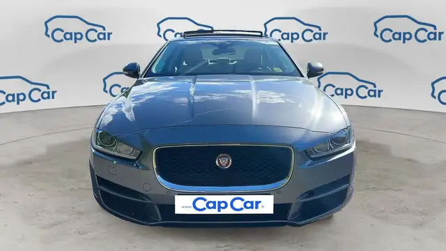 Jaguar XE view 5