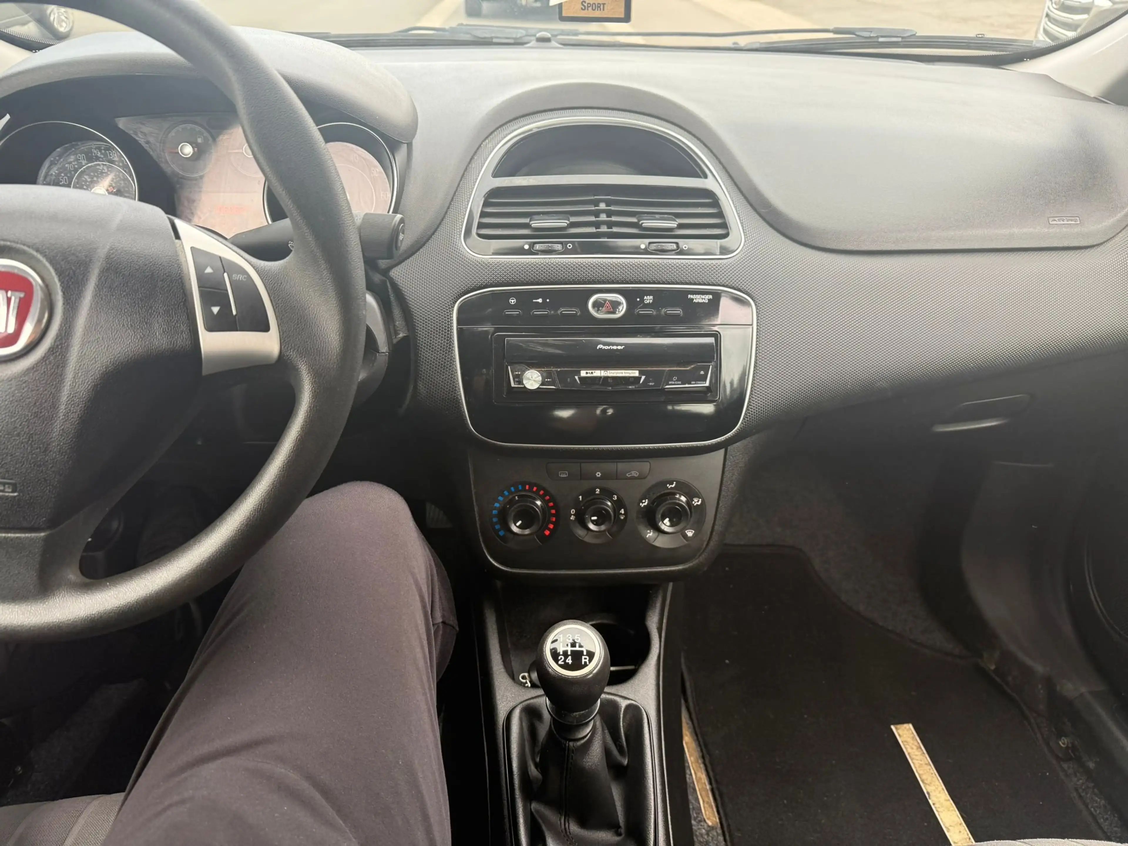 Fiat Punto 1.2i Easy**12M GARANTIE** — photo 13