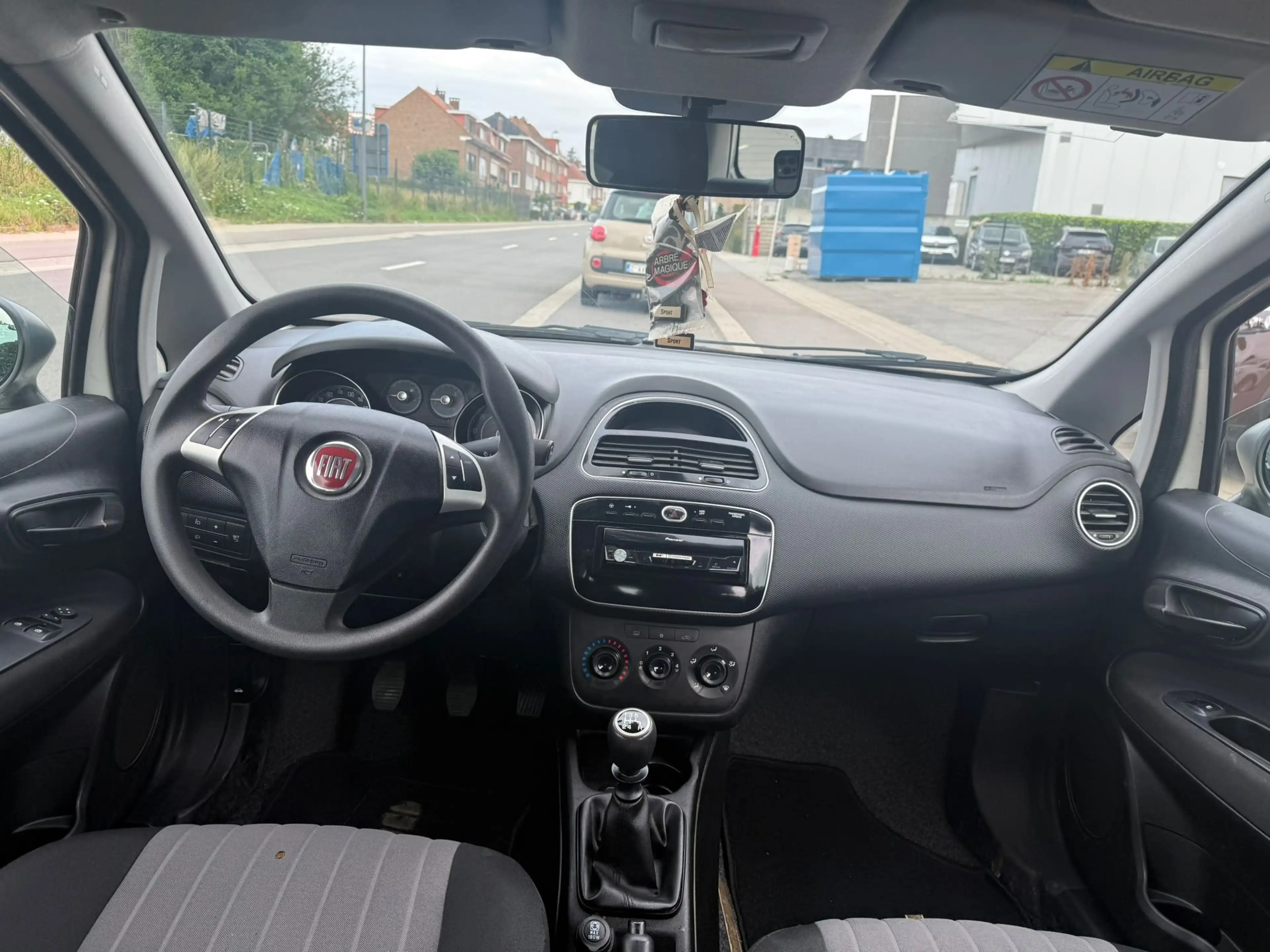 Fiat Punto 1.2i Easy**12M GARANTIE** — photo 11