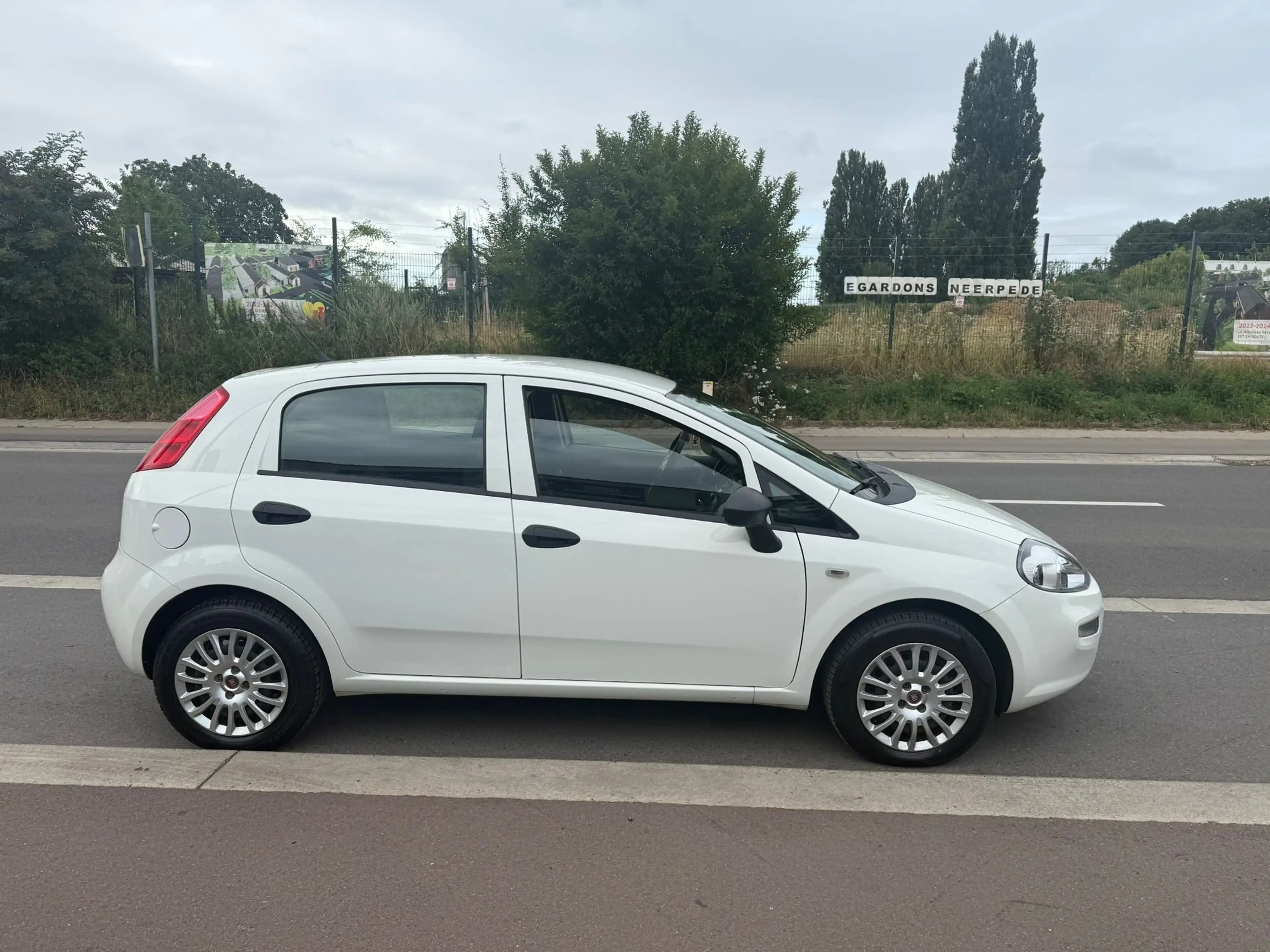 Fiat Punto 1.2i Easy**12M GARANTIE** — photo 4