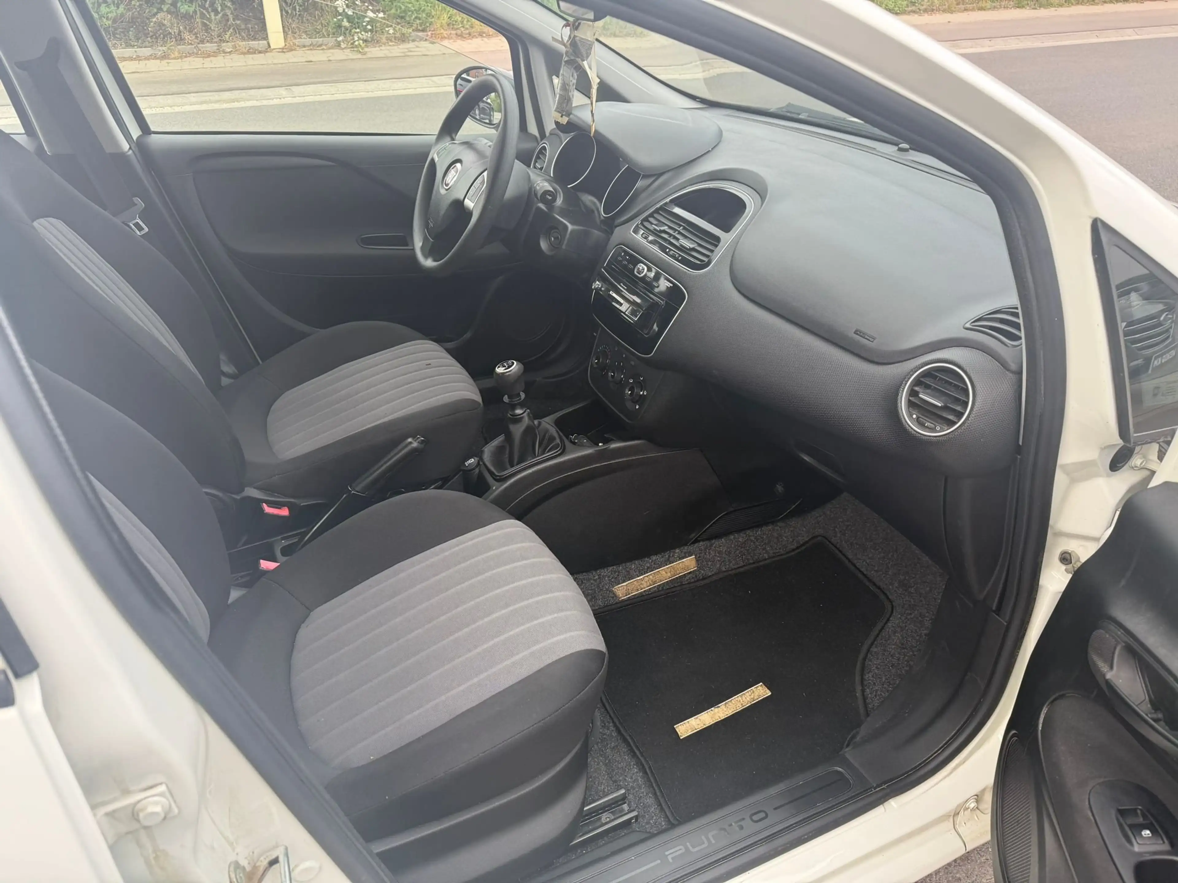 Fiat Punto 1.2i Easy**12M GARANTIE** — photo 14