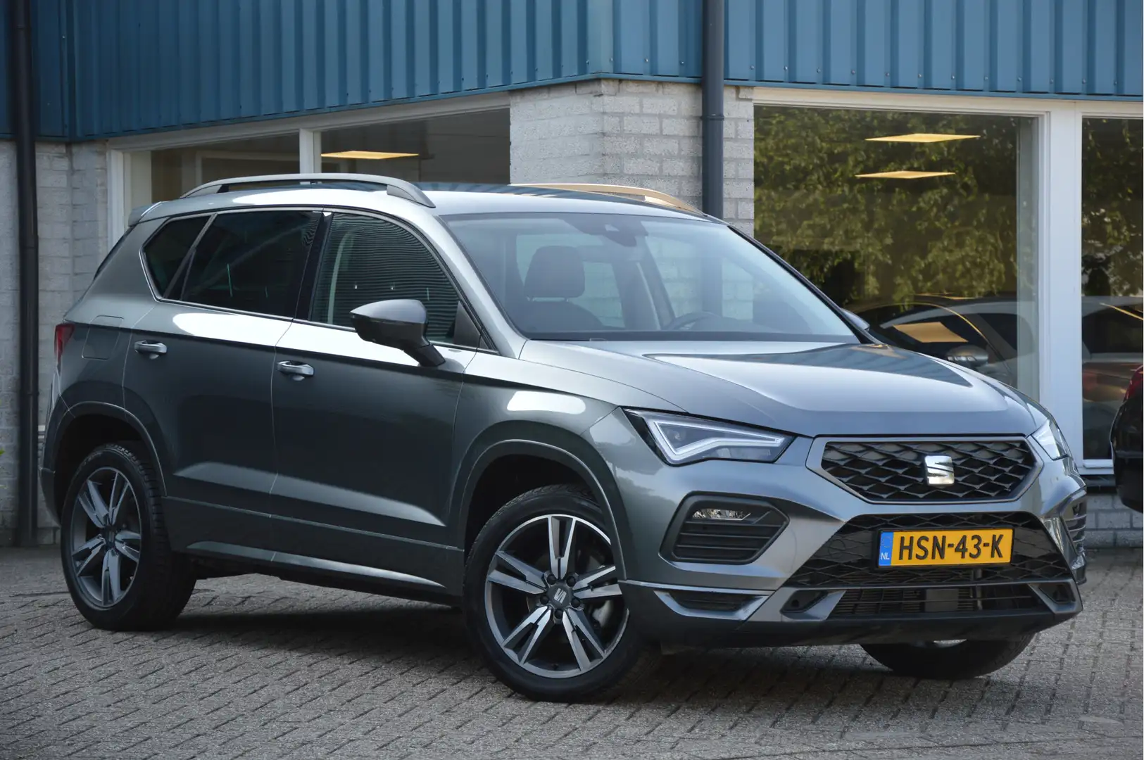 SEAT Ateca 1.5 TSI FR AUTOMAAT | LED | CRUISE | VIRTUAL | KEY Grijs - 2