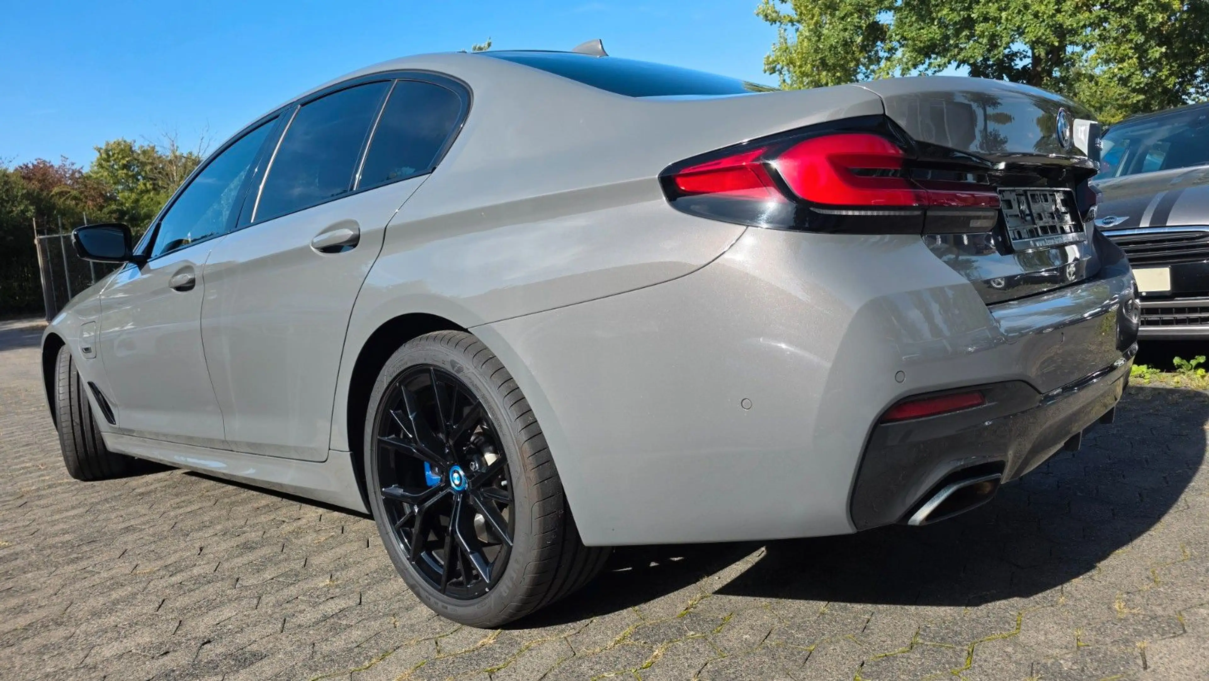 BMW 530 5 Limousine 530 e M Sport — photo 4
