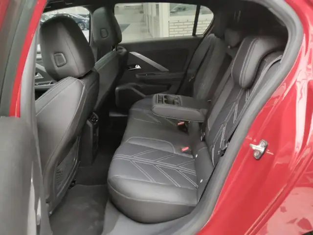Opel Astra view 24