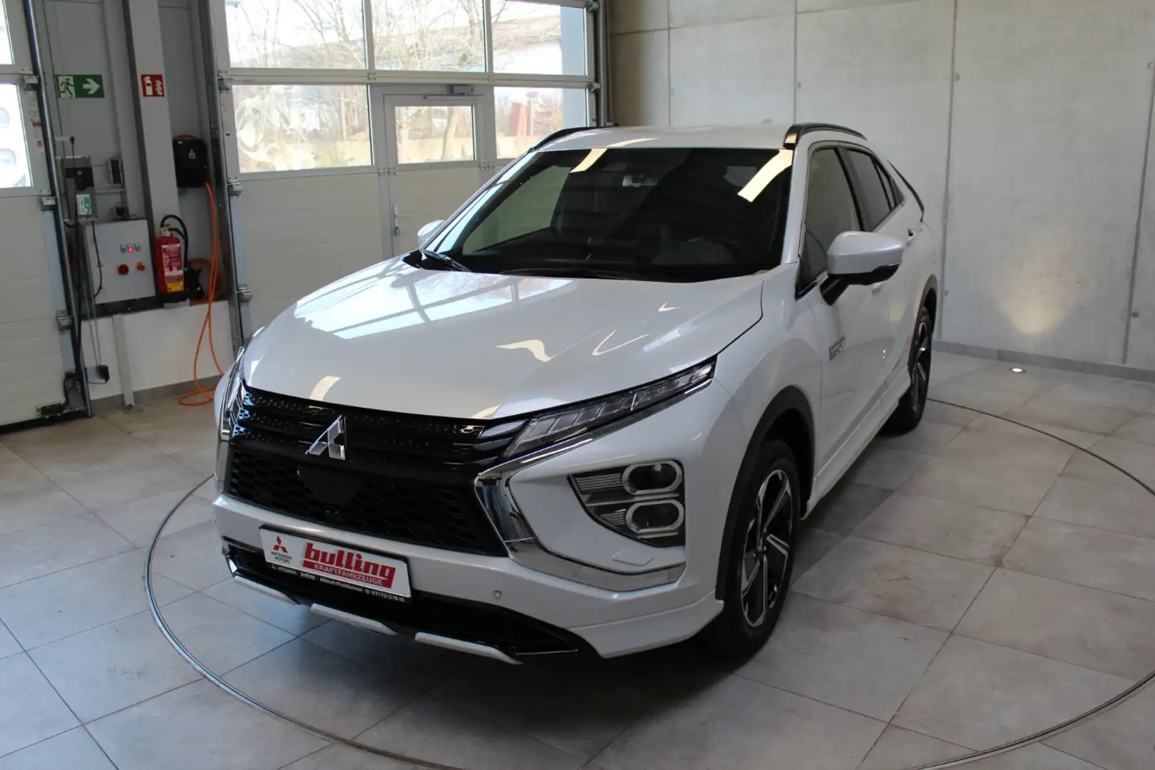 Mitsubishi Eclipse Cross Plug-in Hybrid PLUS Select -Paket Blanc - 2