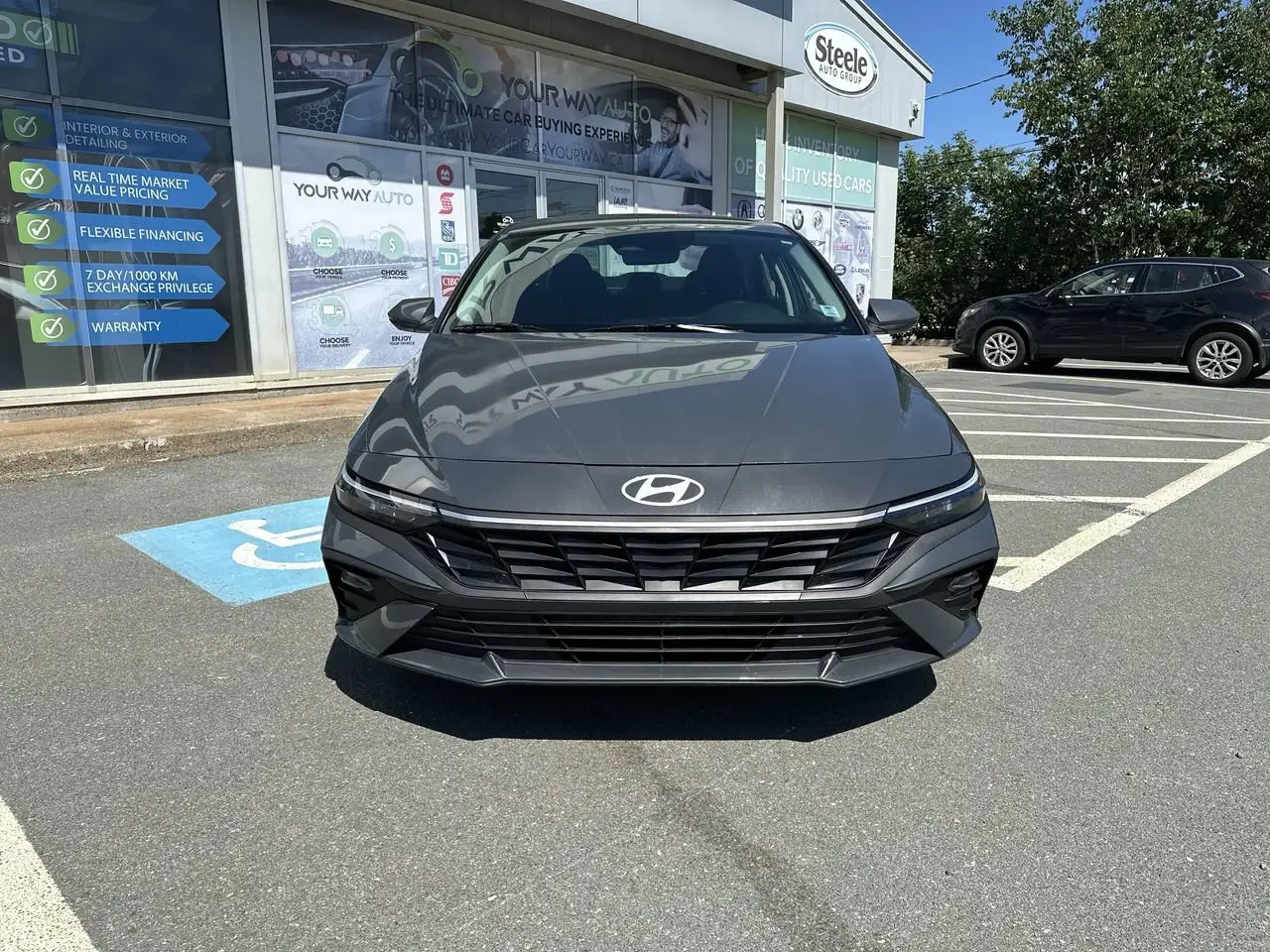 Hyundai ELANTRA photo Hyundai ELANTRA
